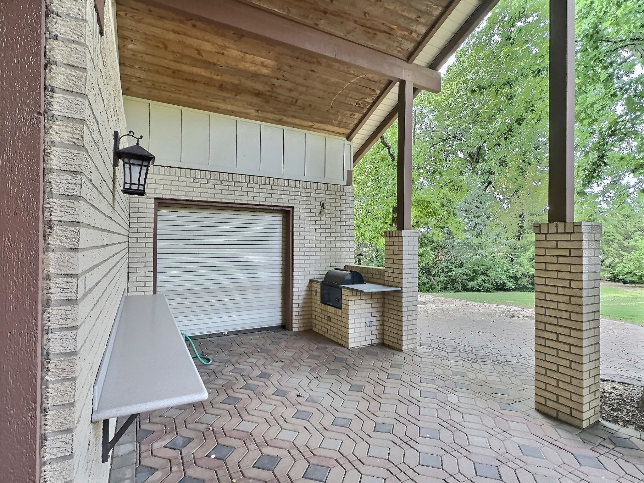 2400 N Dellrose St Property Photo 33