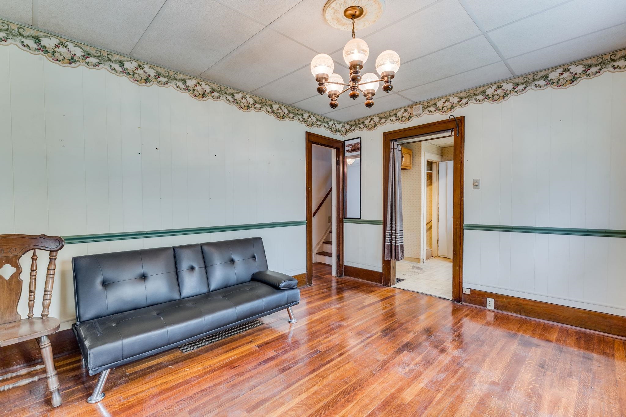 414 W Avenue C Property Photo 11