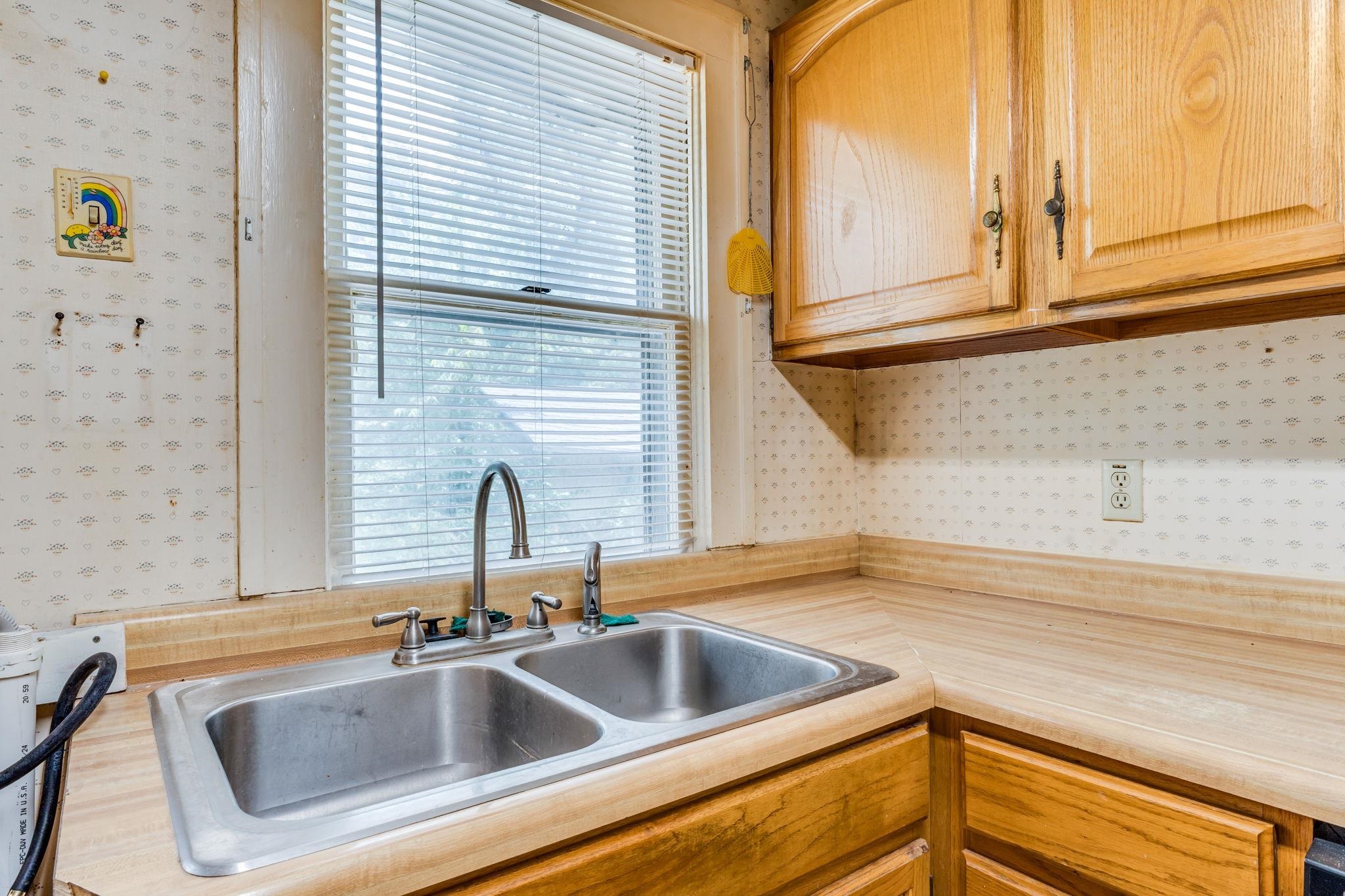 414 W Avenue C Property Photo 18
