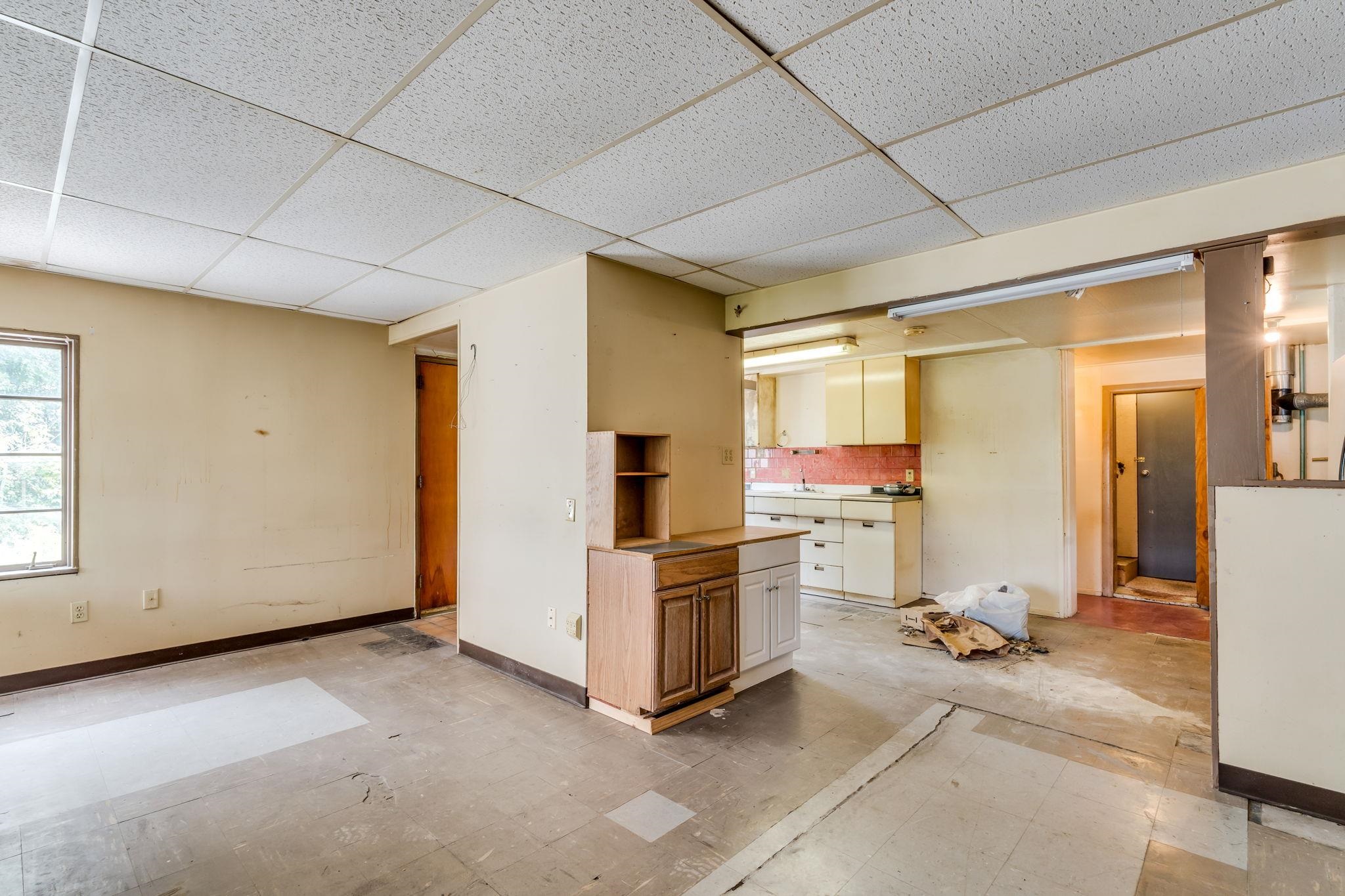 414 W Avenue C Property Photo 28
