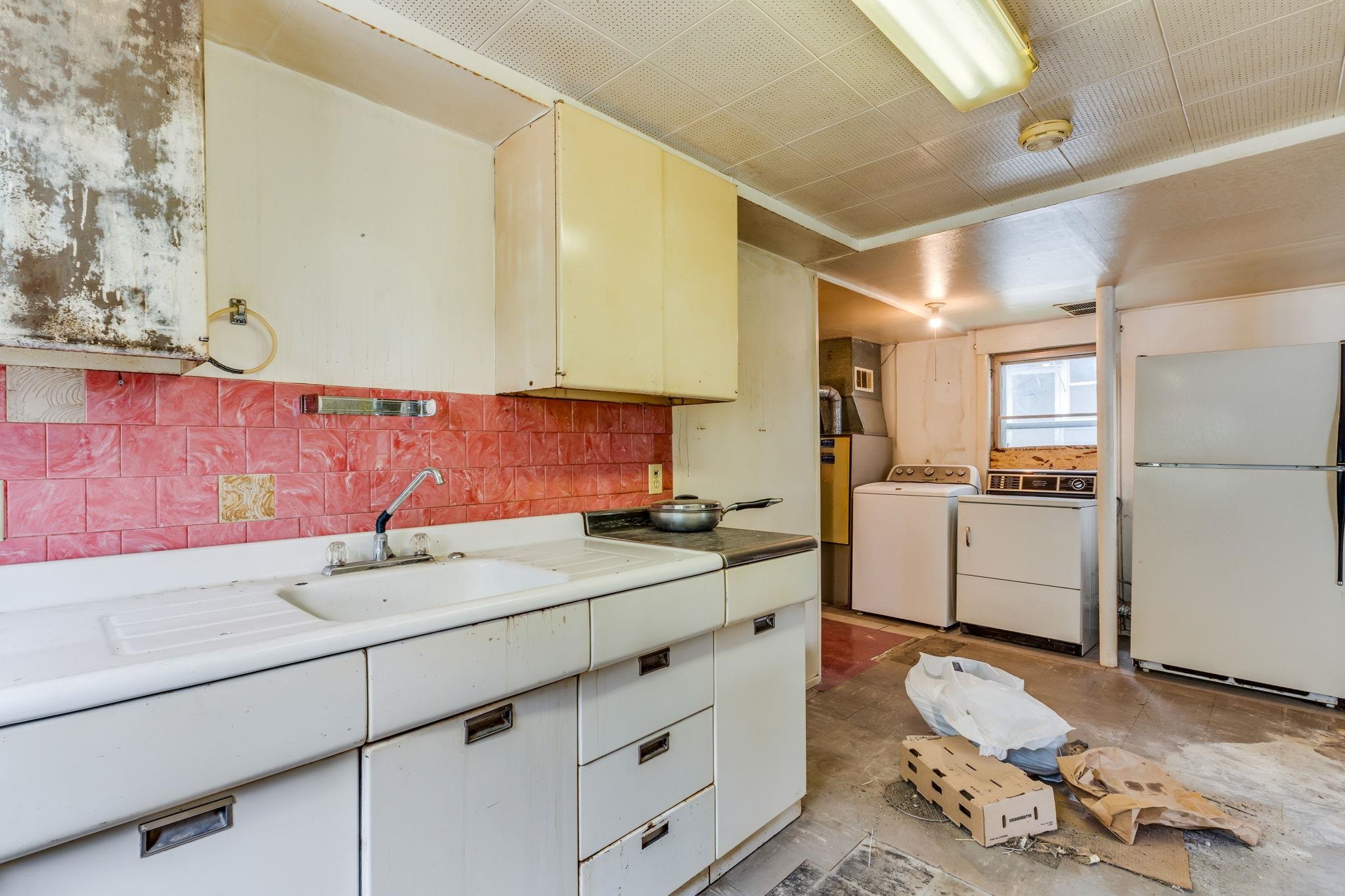 414 W Avenue C Property Photo 31