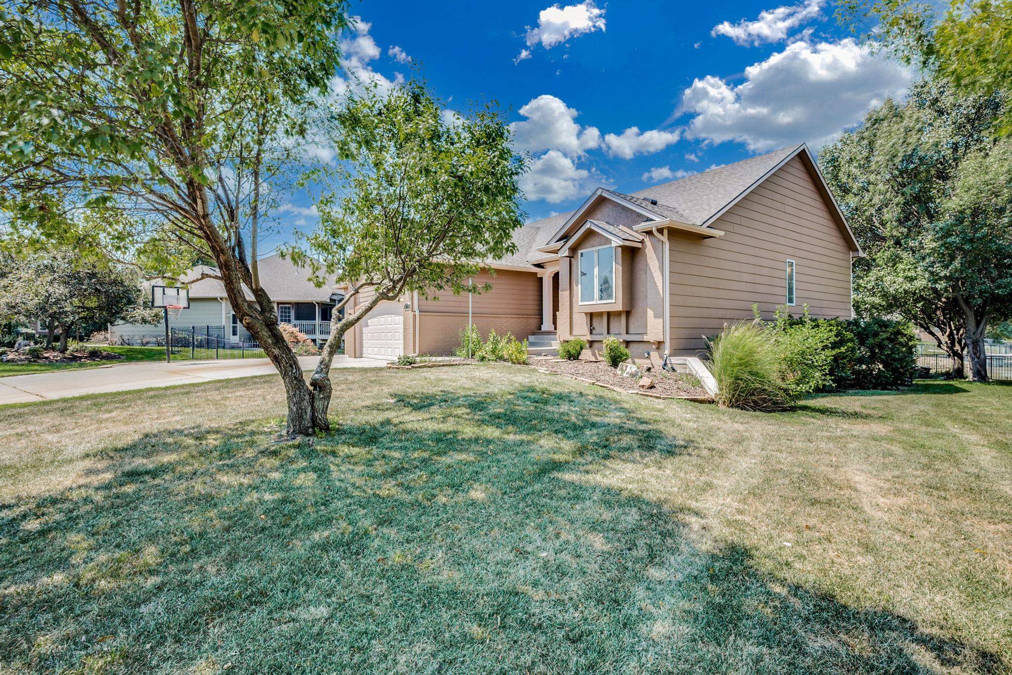 313 N Jaax St Property Photo 2