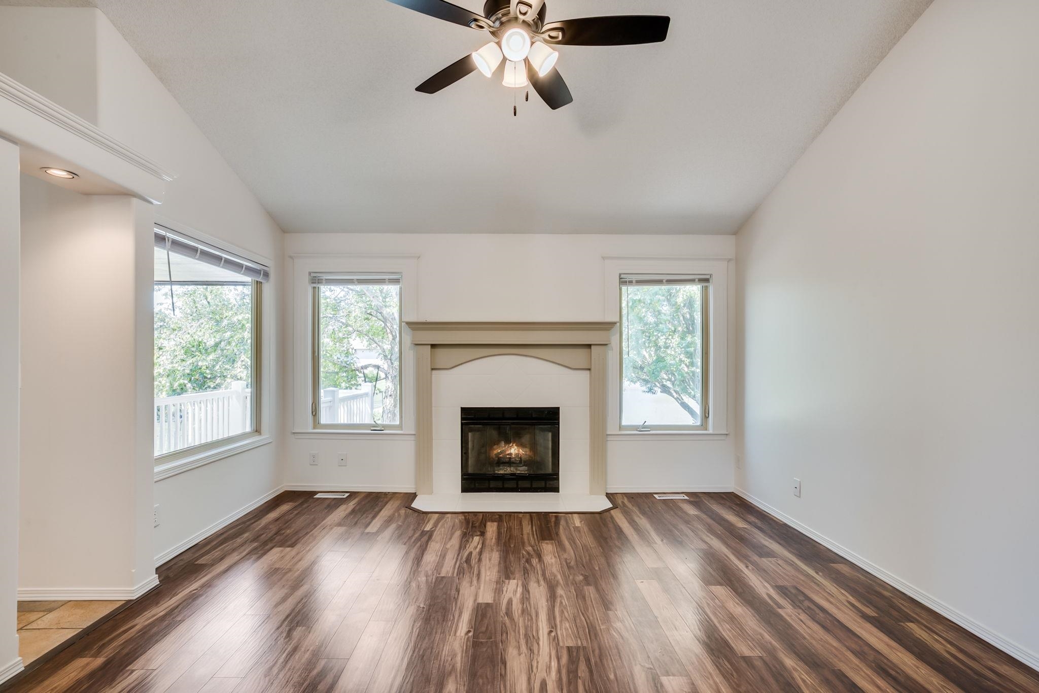 313 N Jaax St Property Photo 4