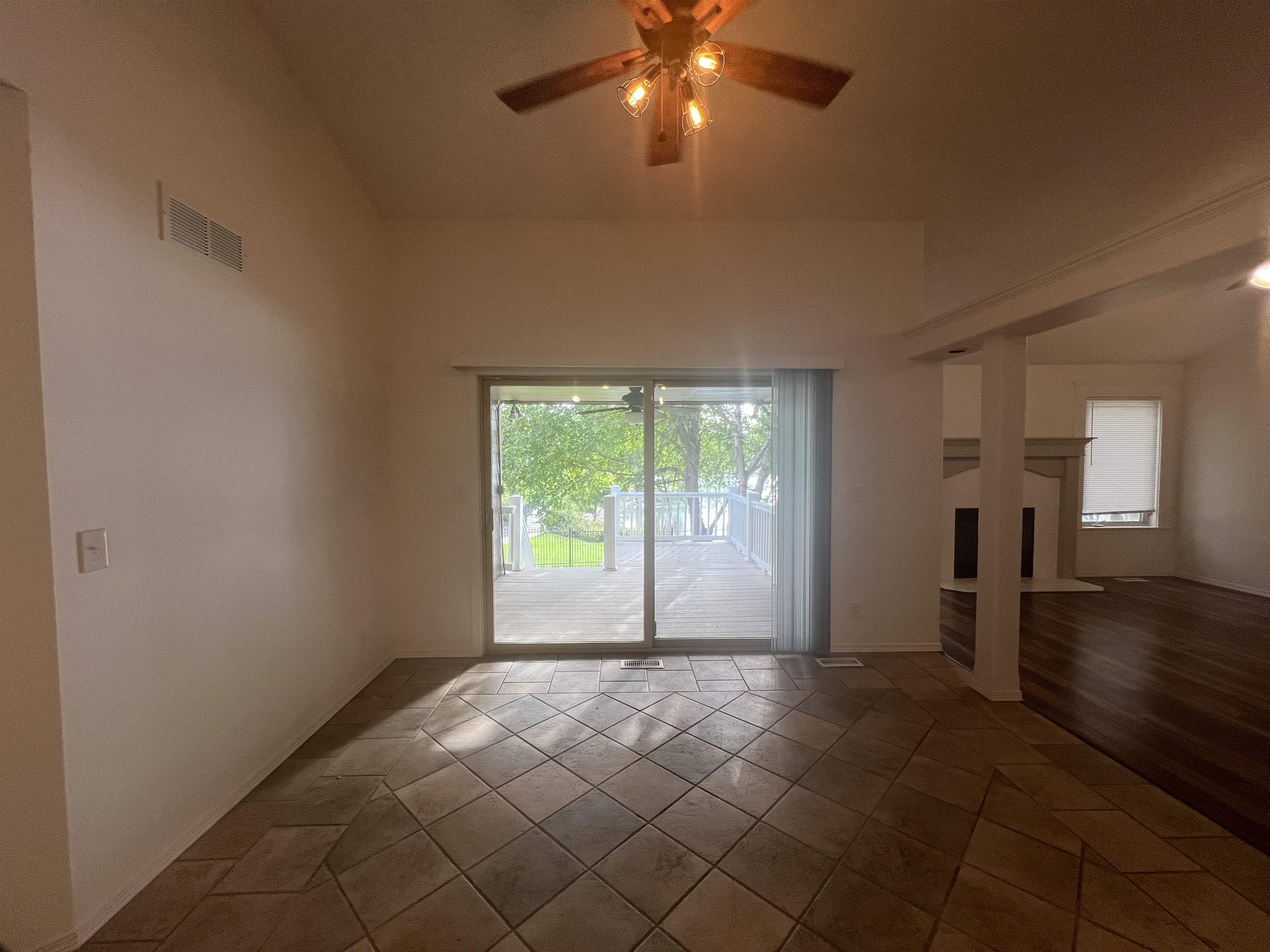 313 N Jaax St Property Photo 12