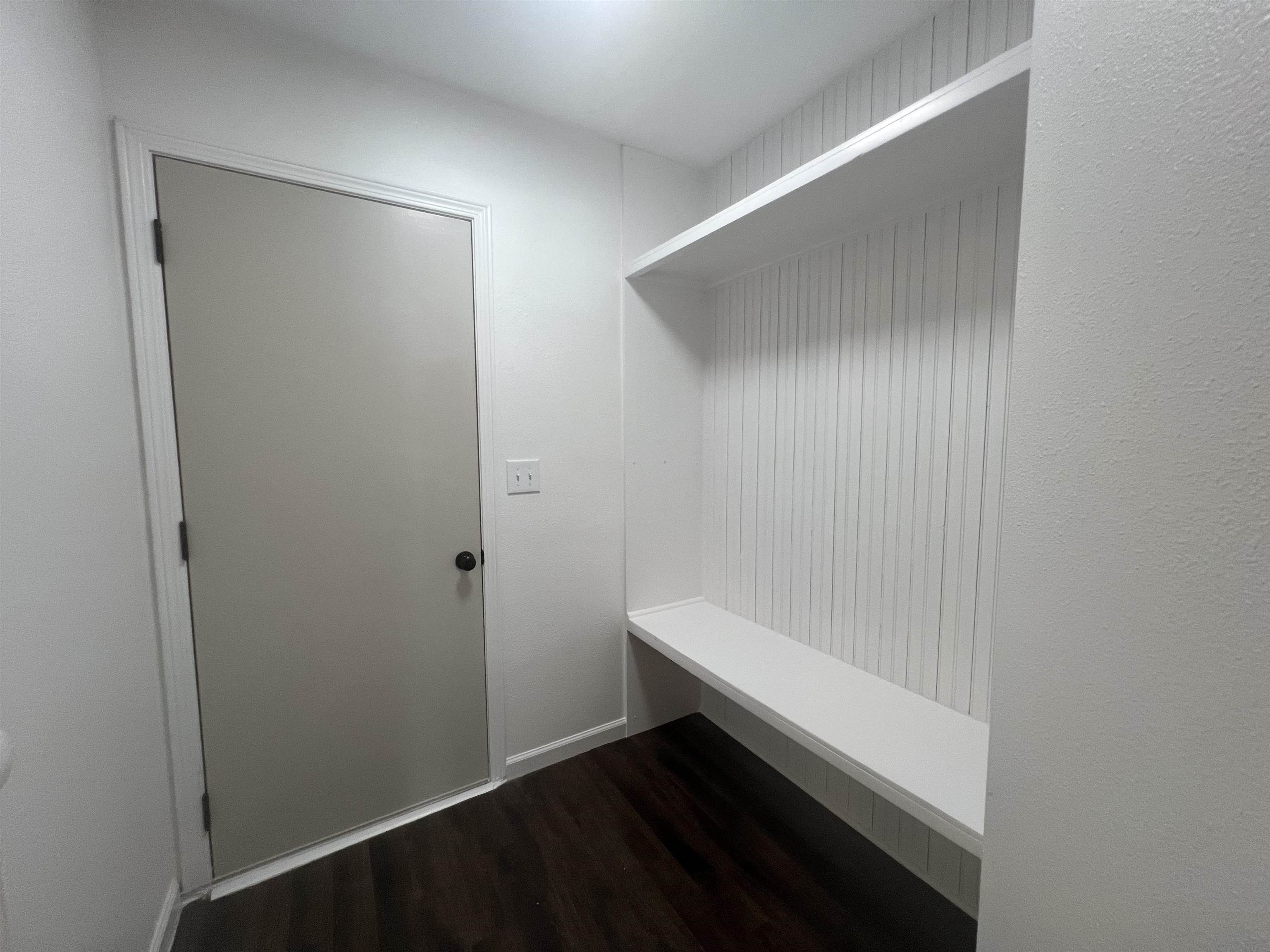 313 N Jaax St Property Photo 16
