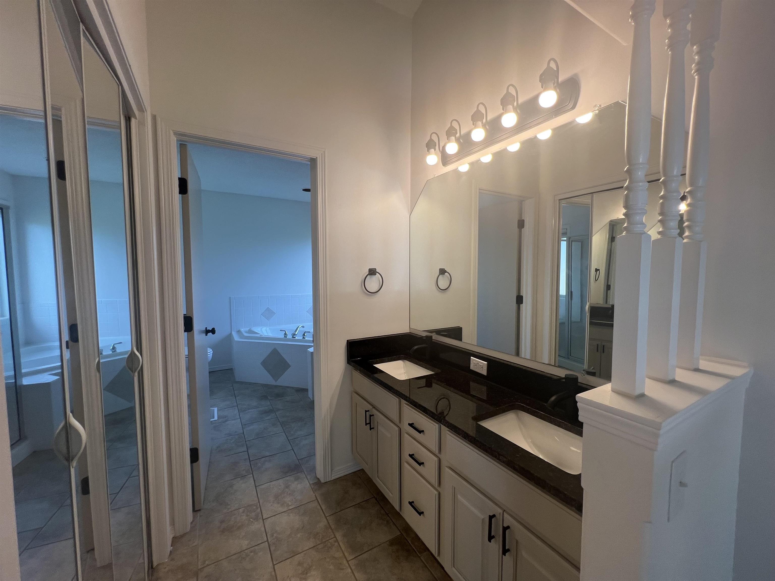313 N Jaax St Property Photo 21