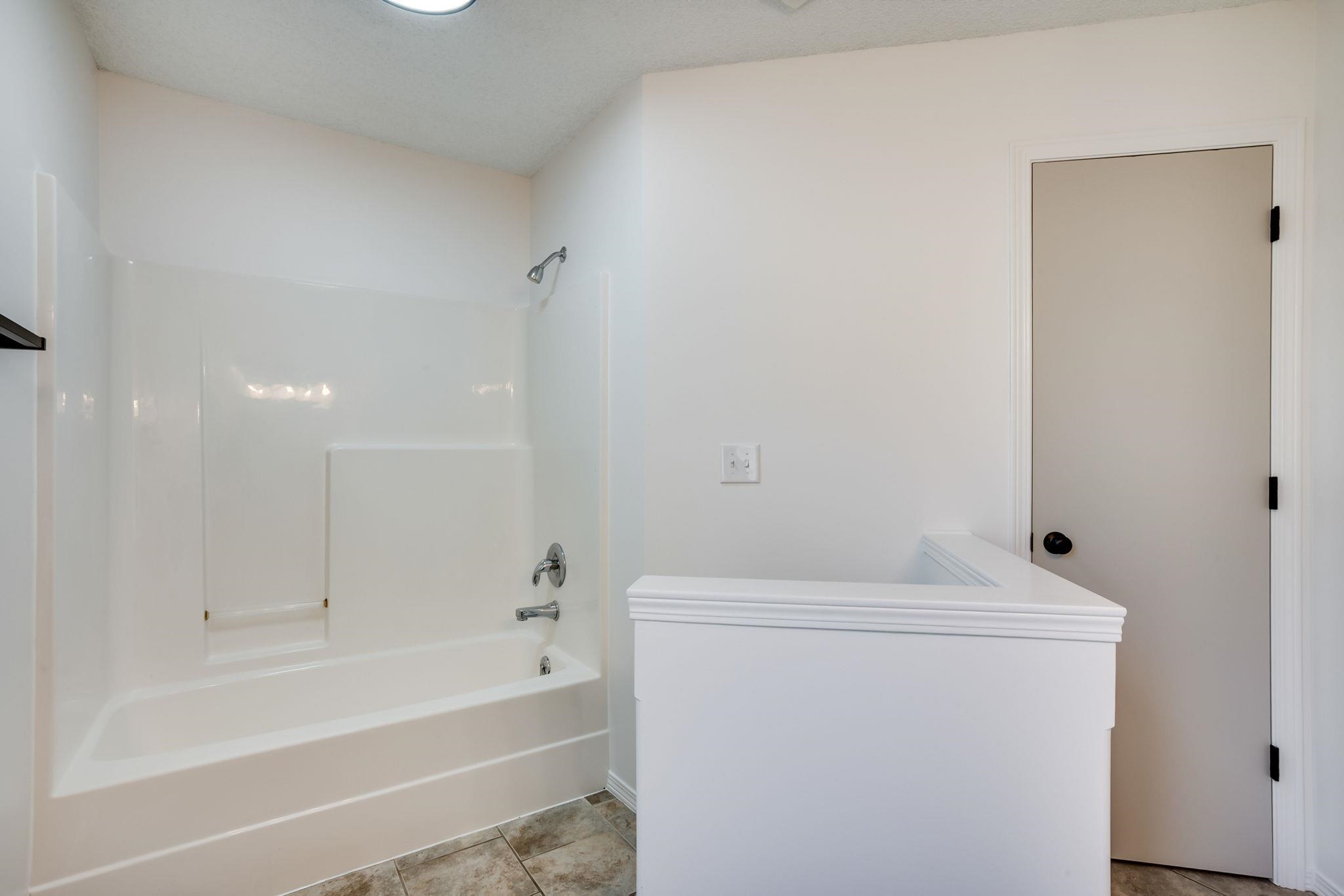 313 N Jaax St Property Photo 23