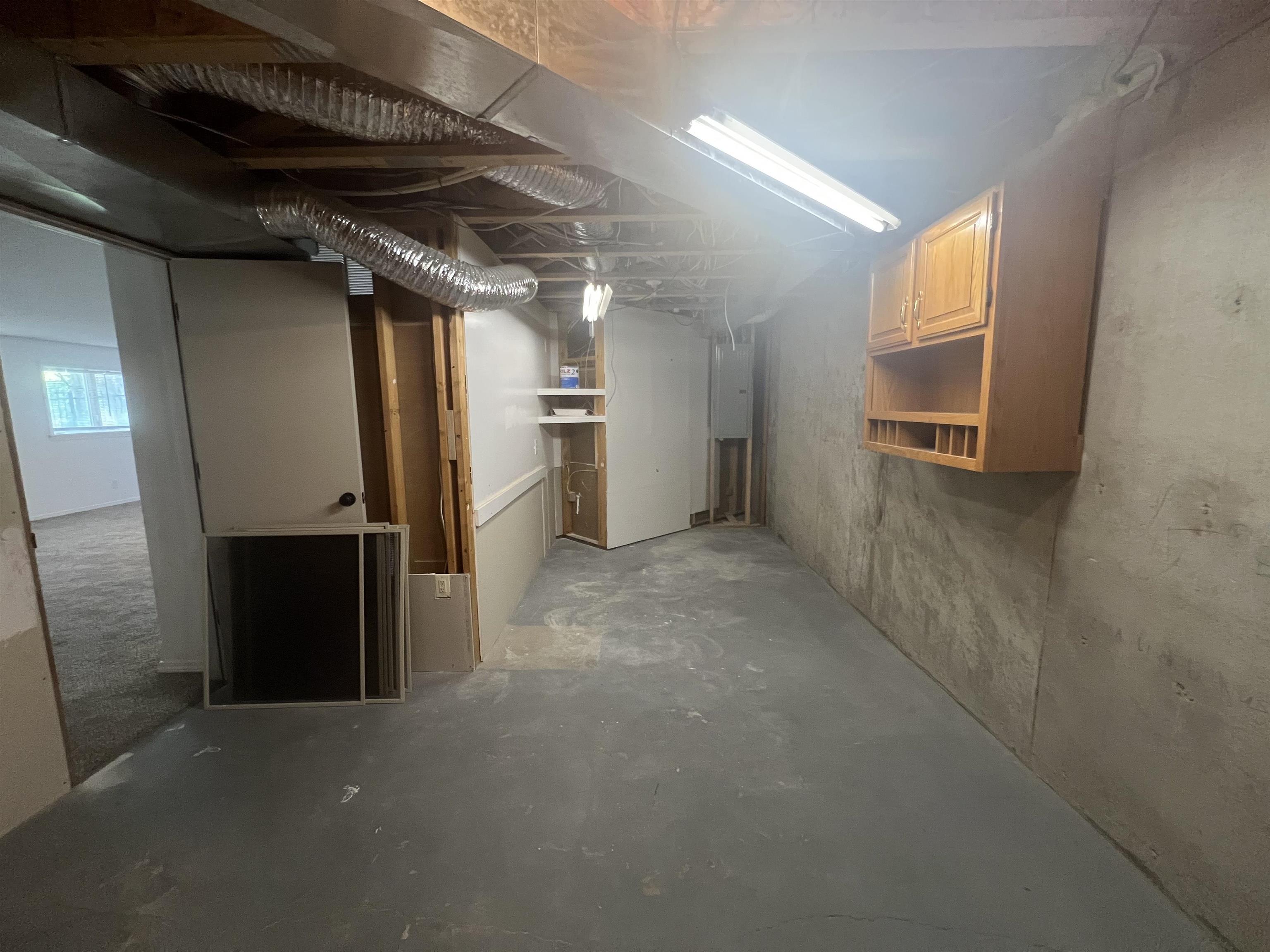 313 N Jaax St Property Photo 32