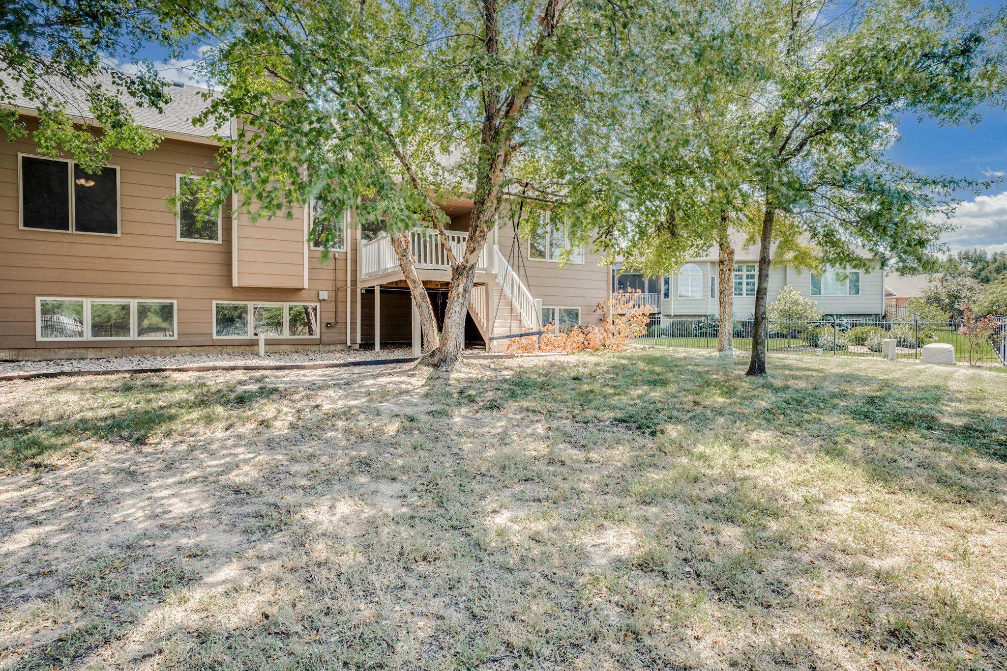 313 N Jaax St Property Photo 32