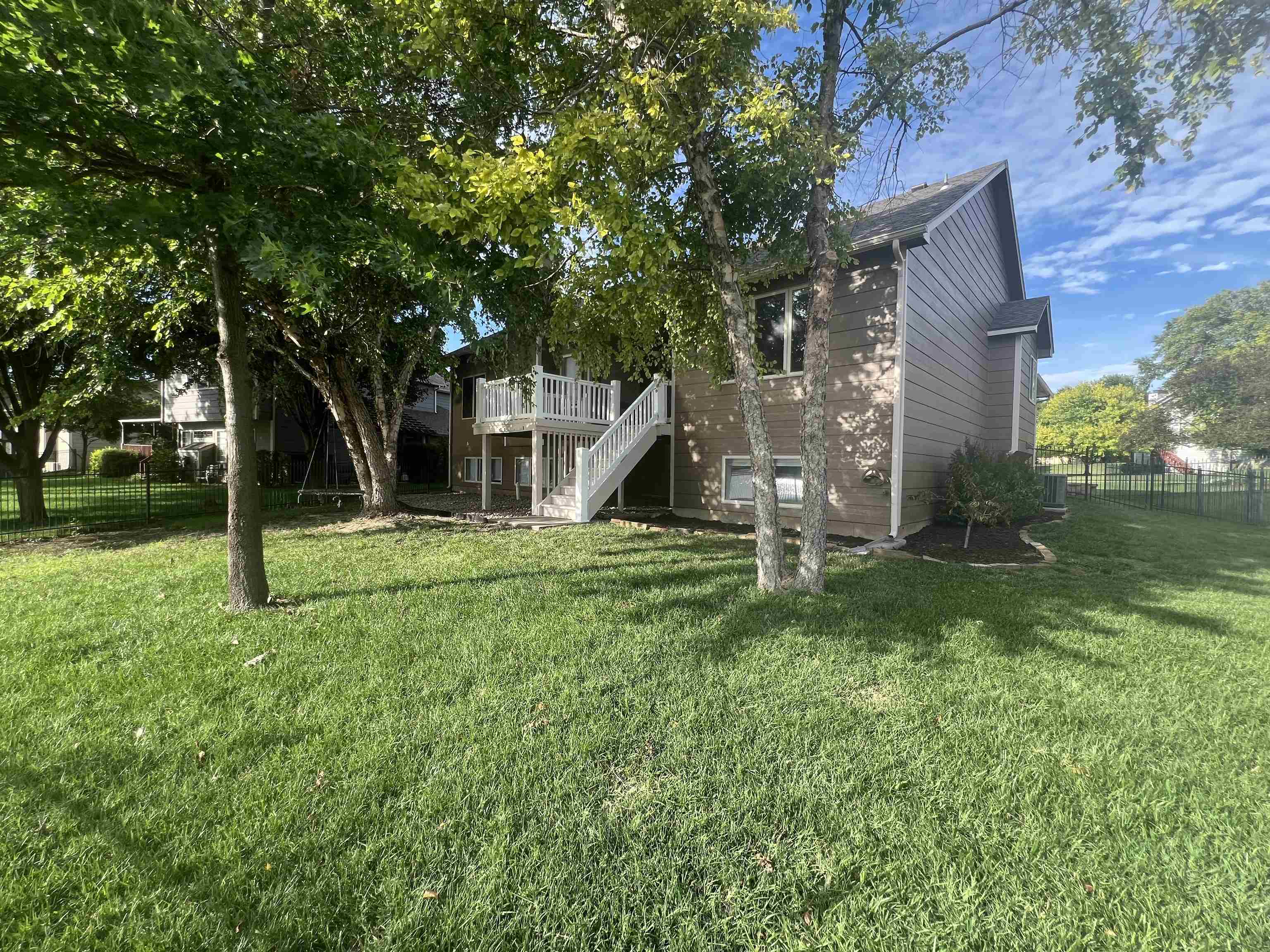 313 N Jaax St Property Photo 35