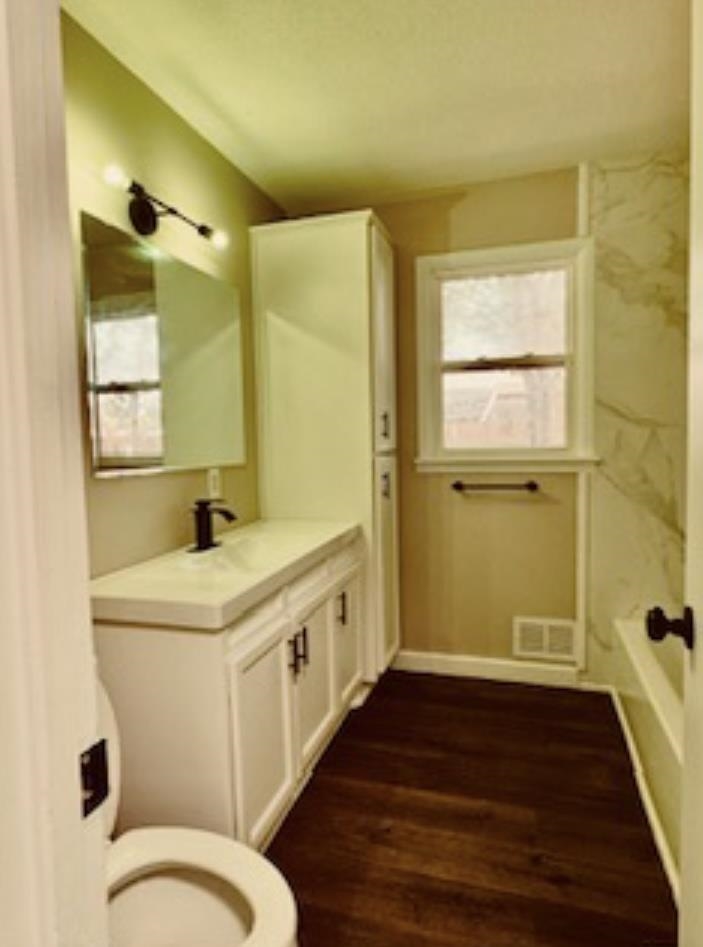 2815 S Glenn Property Photo 10