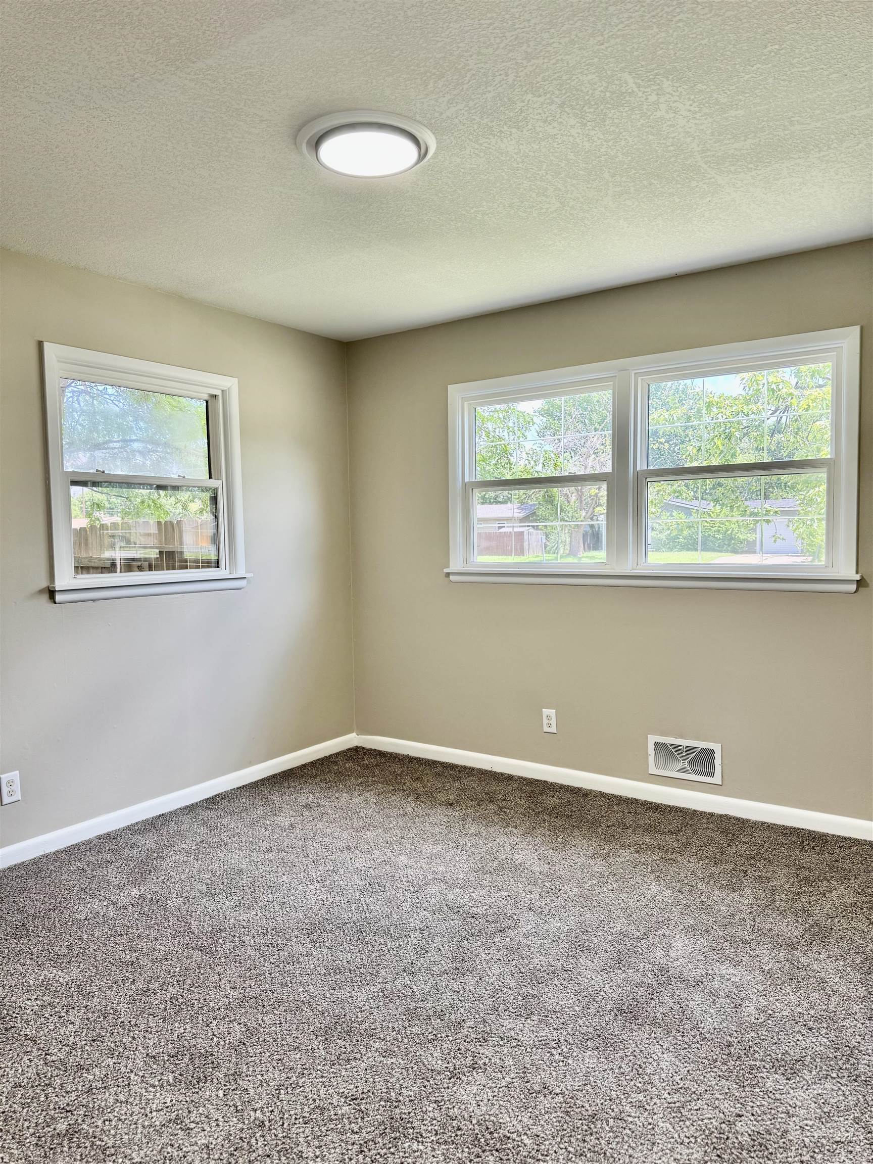2815 S Glenn Property Photo 13