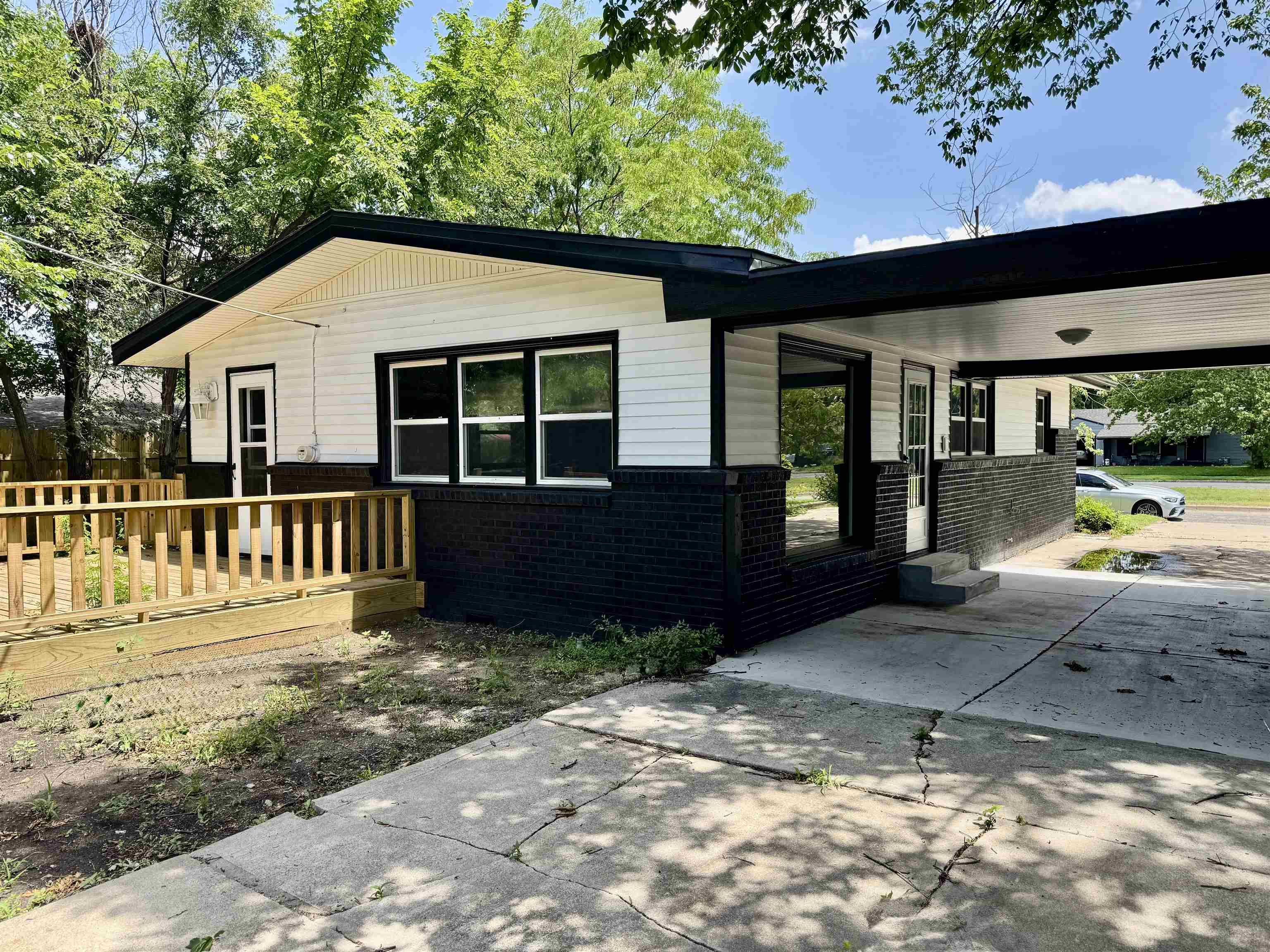 2815 S Glenn Property Photo 14