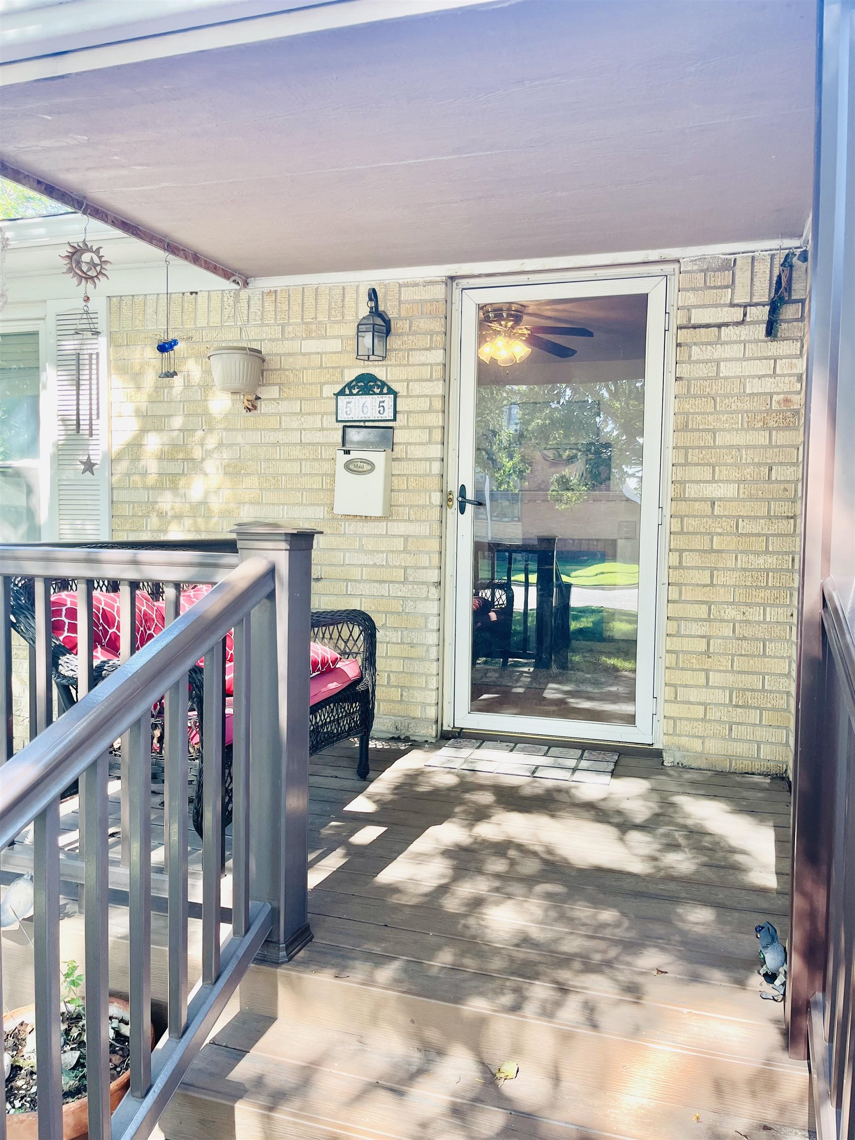 565 N Park Ave Property Photo 10