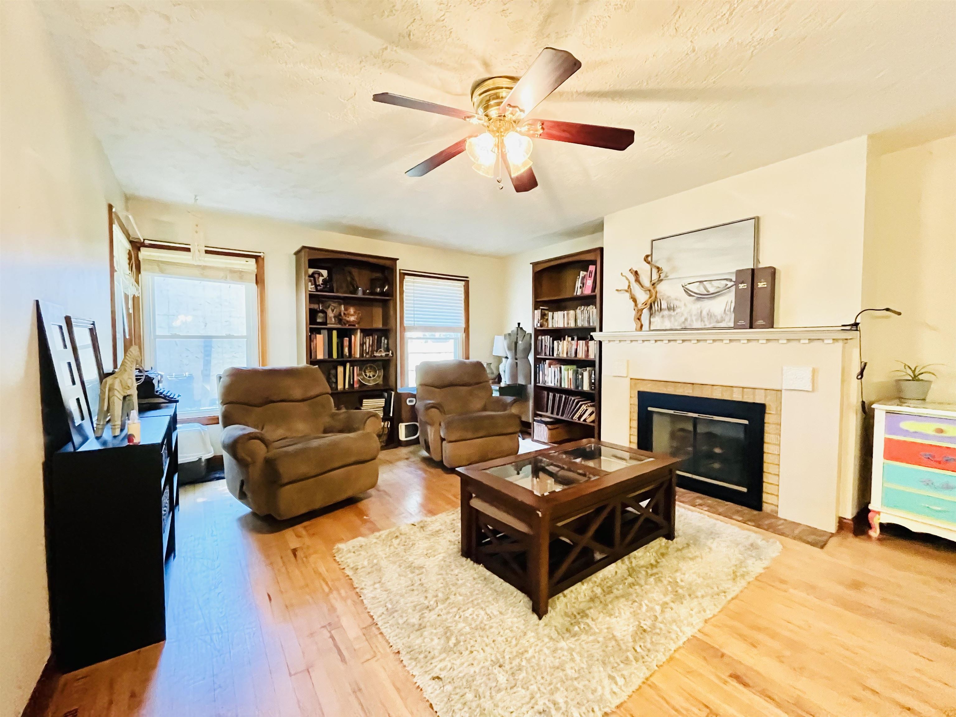 565 N Park Ave Property Photo 15