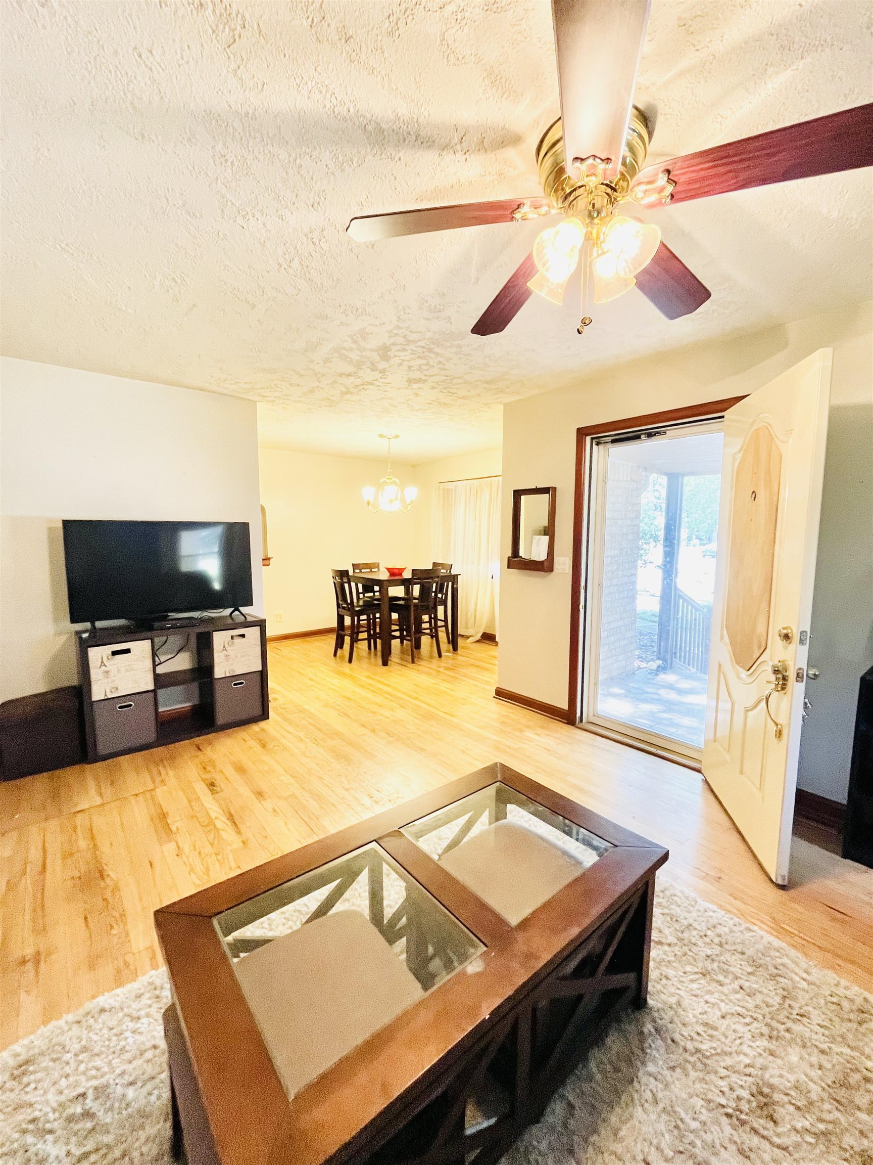 565 N Park Ave Property Photo 16