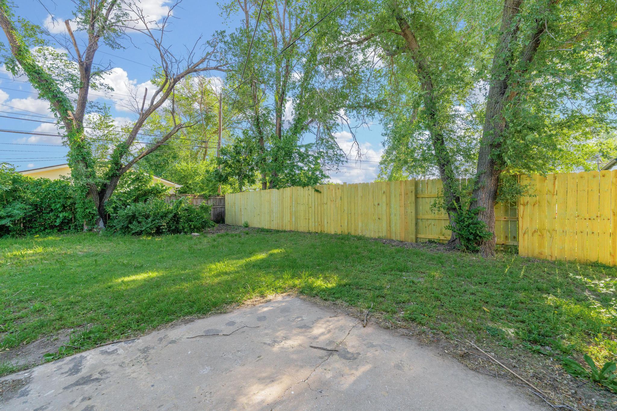 3016 E Locust St Property Photo 25