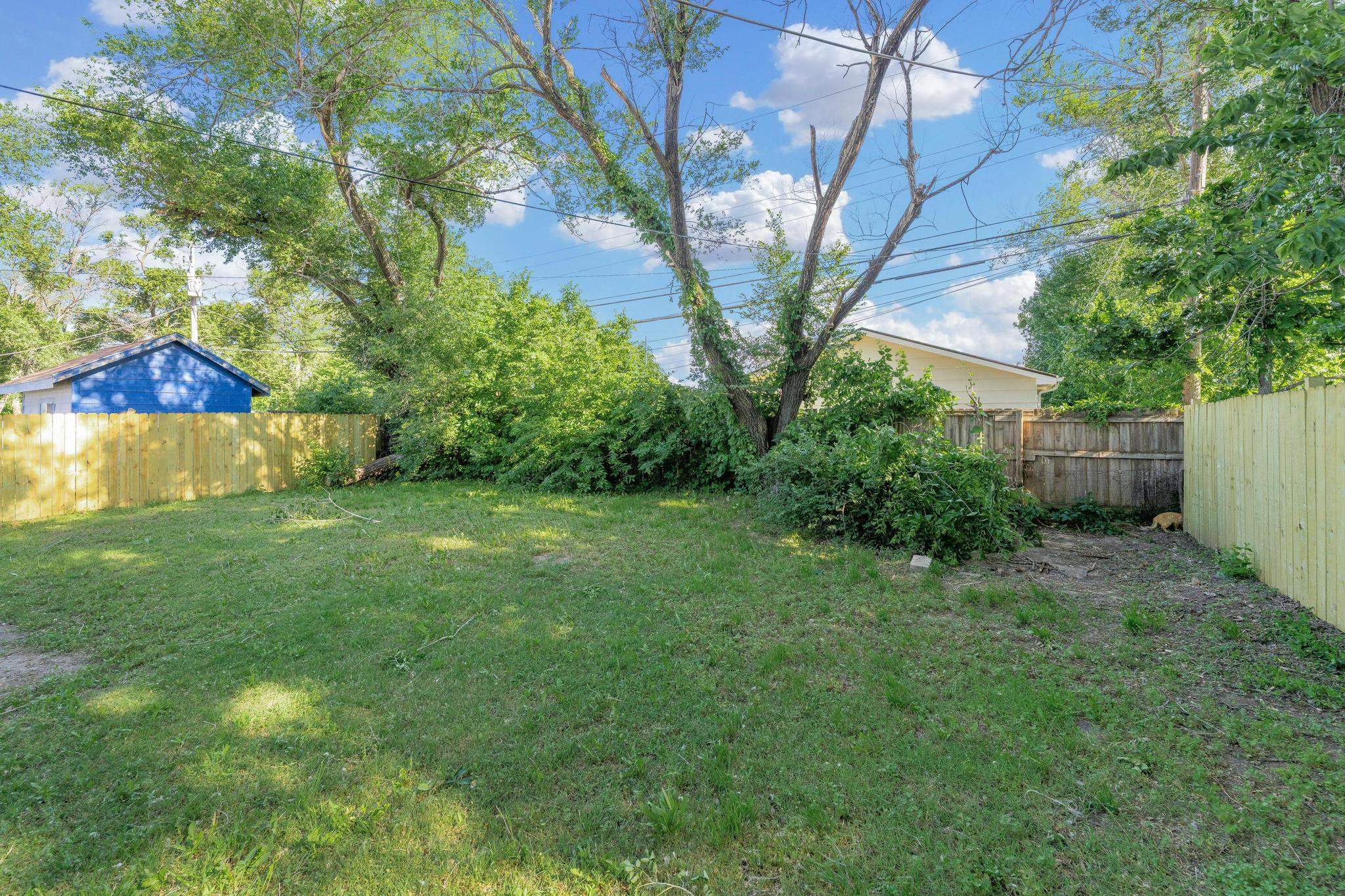 3016 E Locust St Property Photo 29
