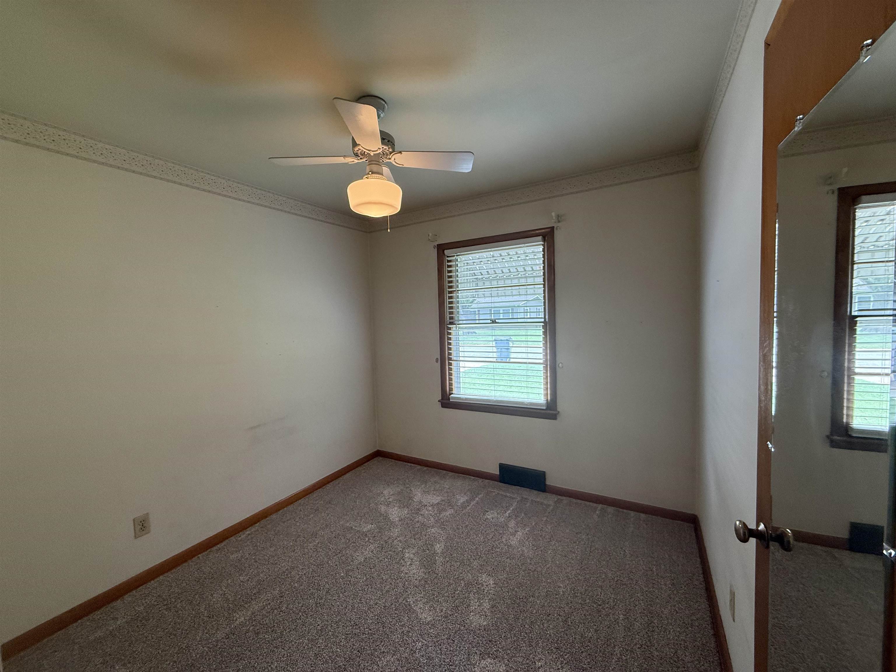 415 W Spring Dr. Property Photo 4