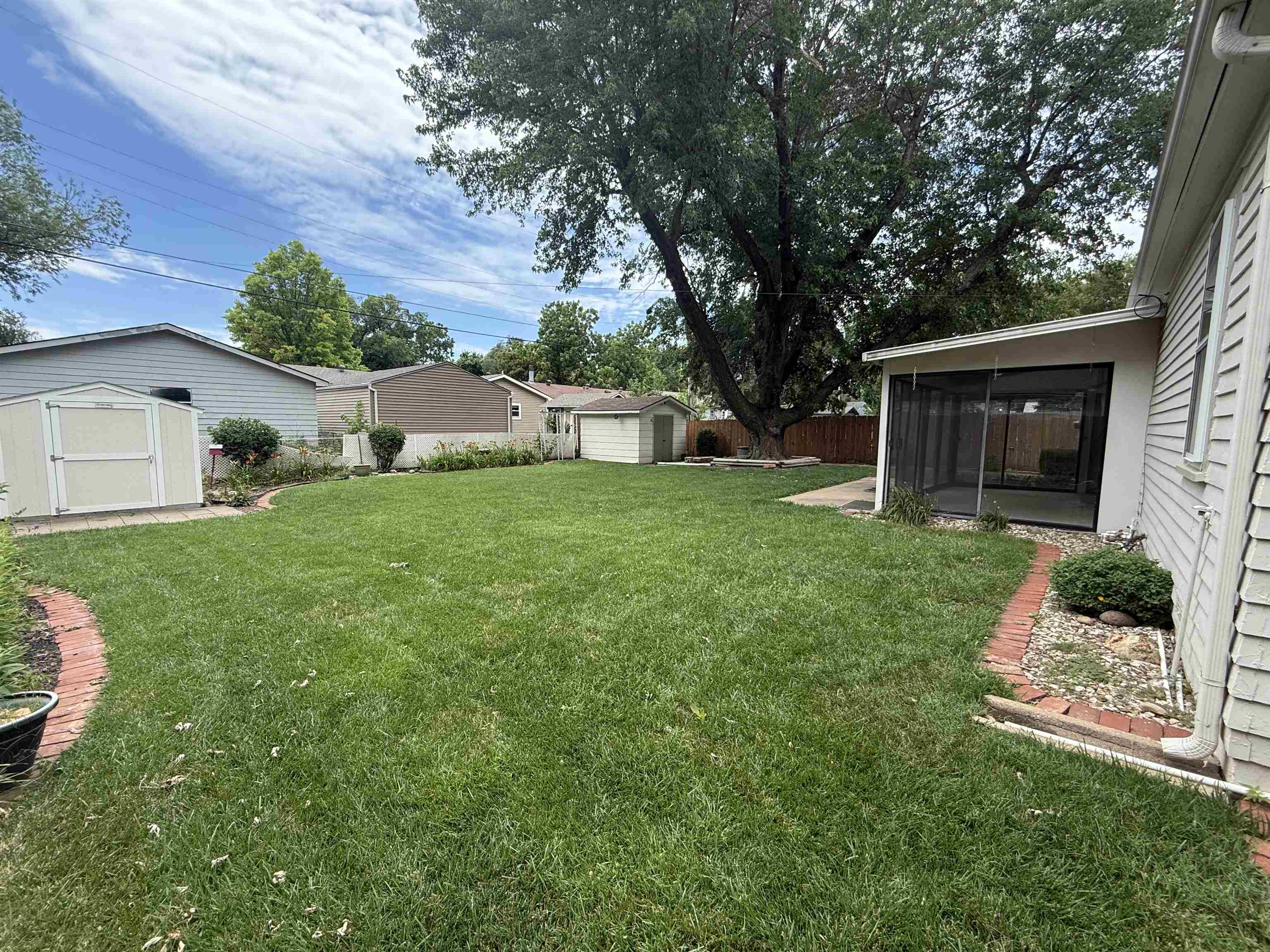 415 W Spring Dr. Property Photo 11