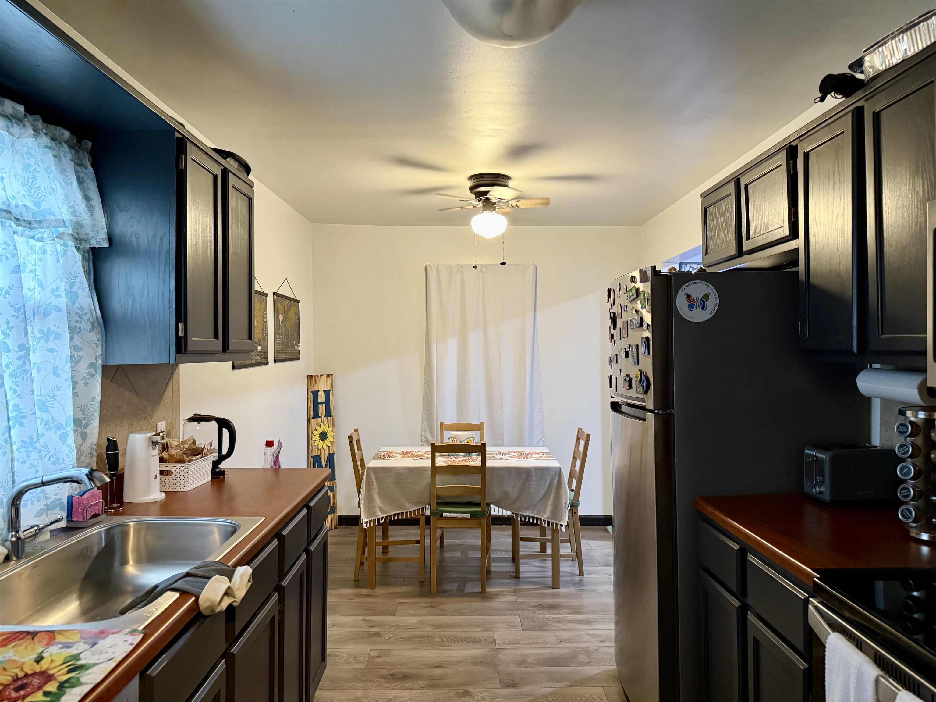 921 N Clara St Property Photo 14