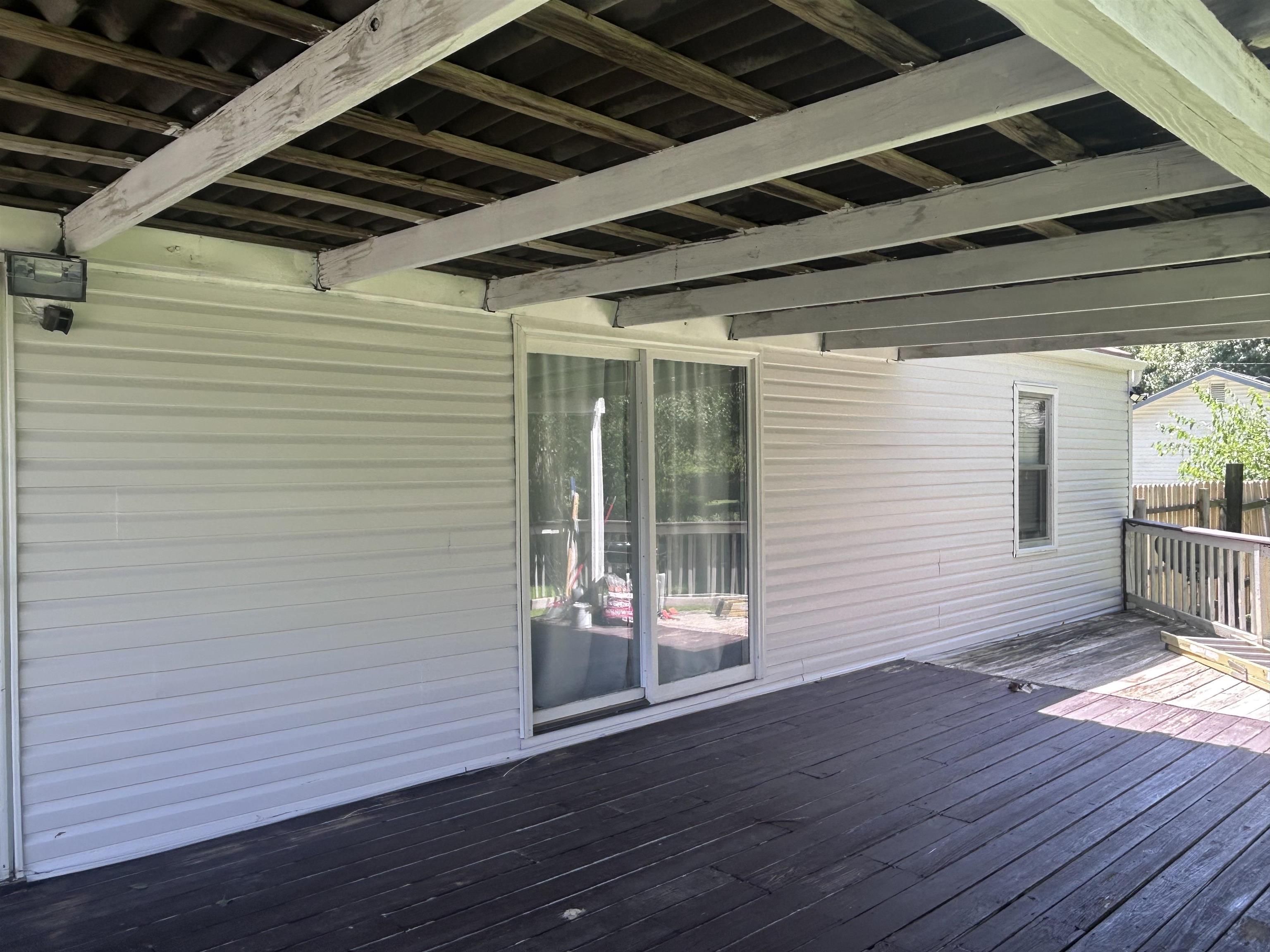 921 N Clara St Property Photo 24
