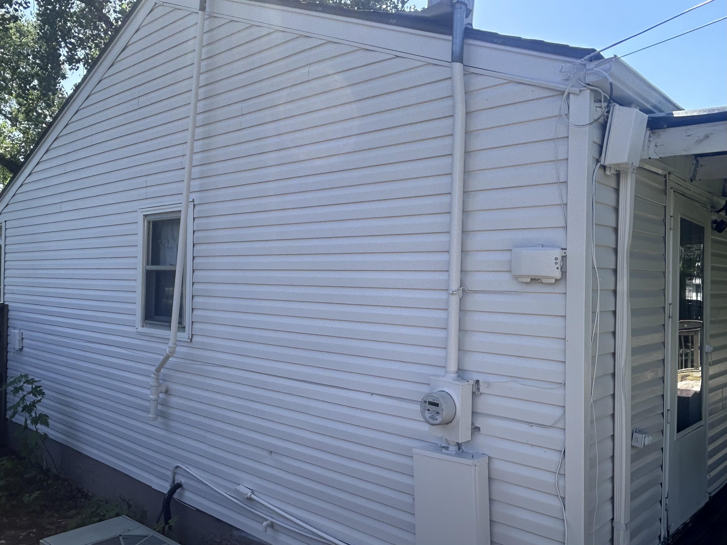 921 N Clara St Property Photo 27