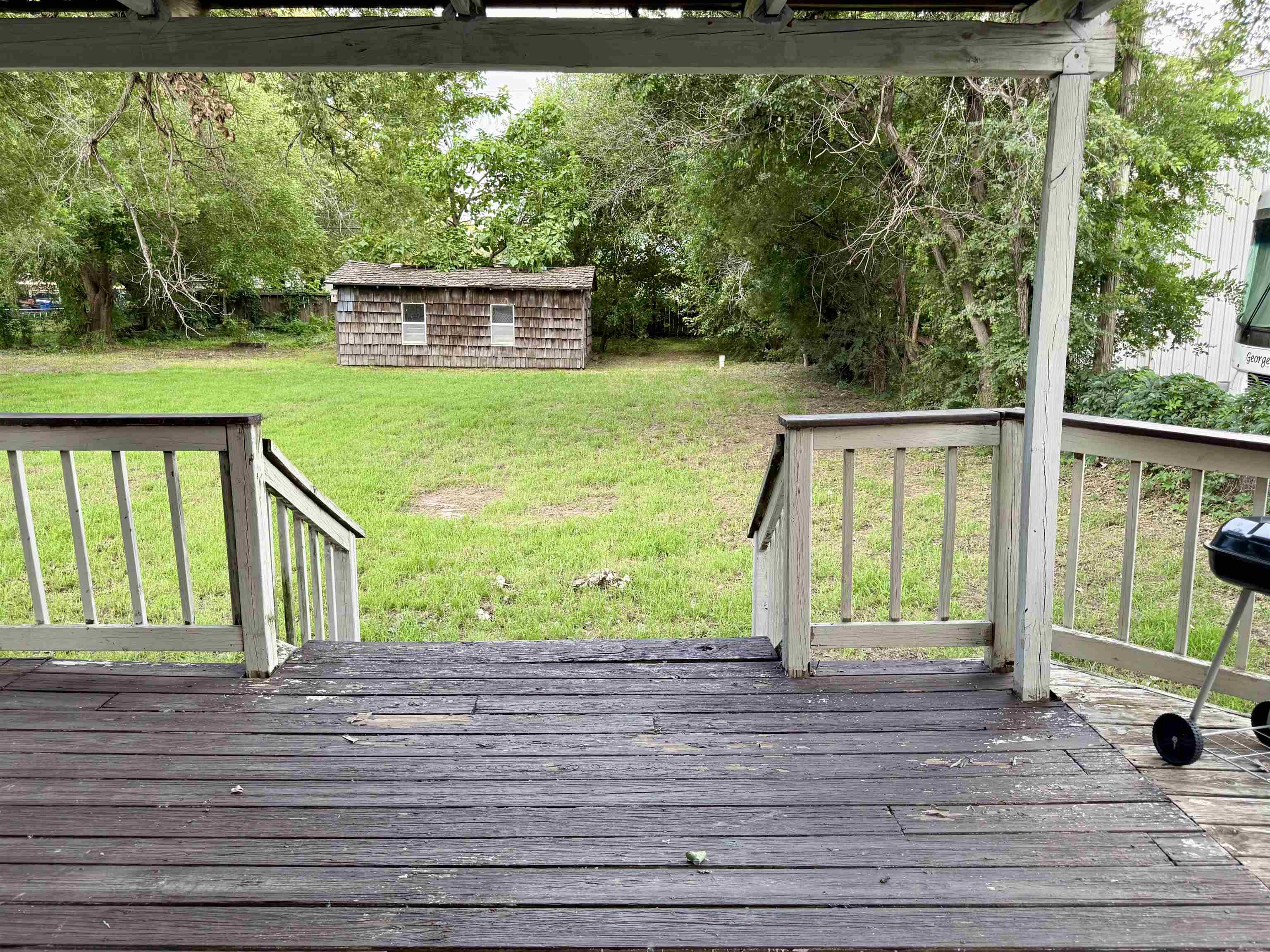 921 N Clara St Property Photo 30