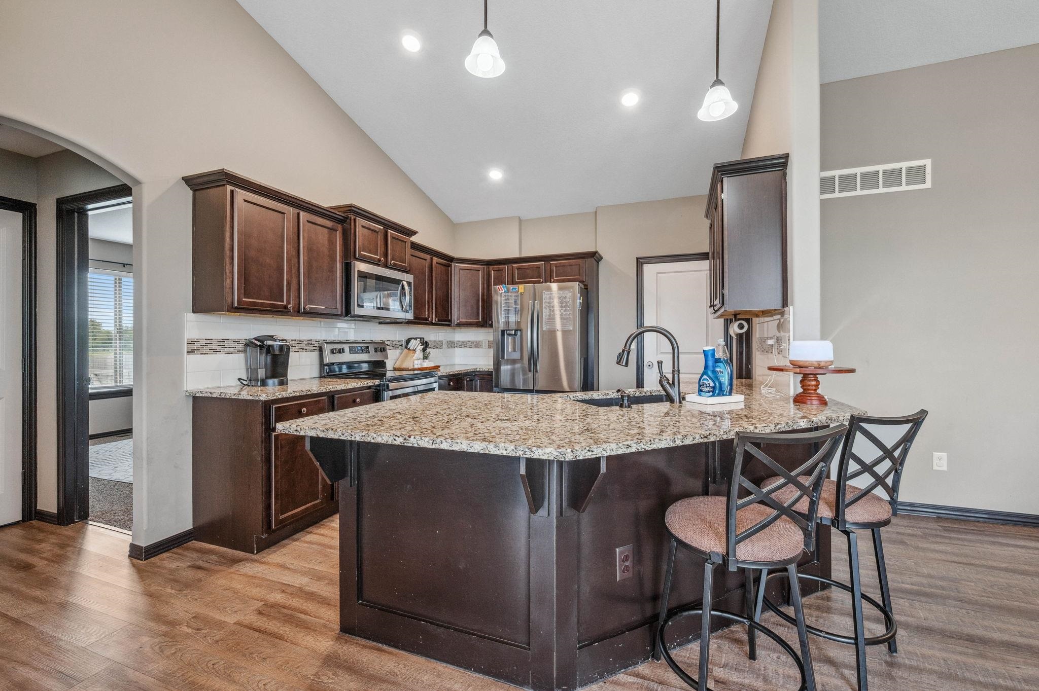 12105 E Clark St Property Photo 10