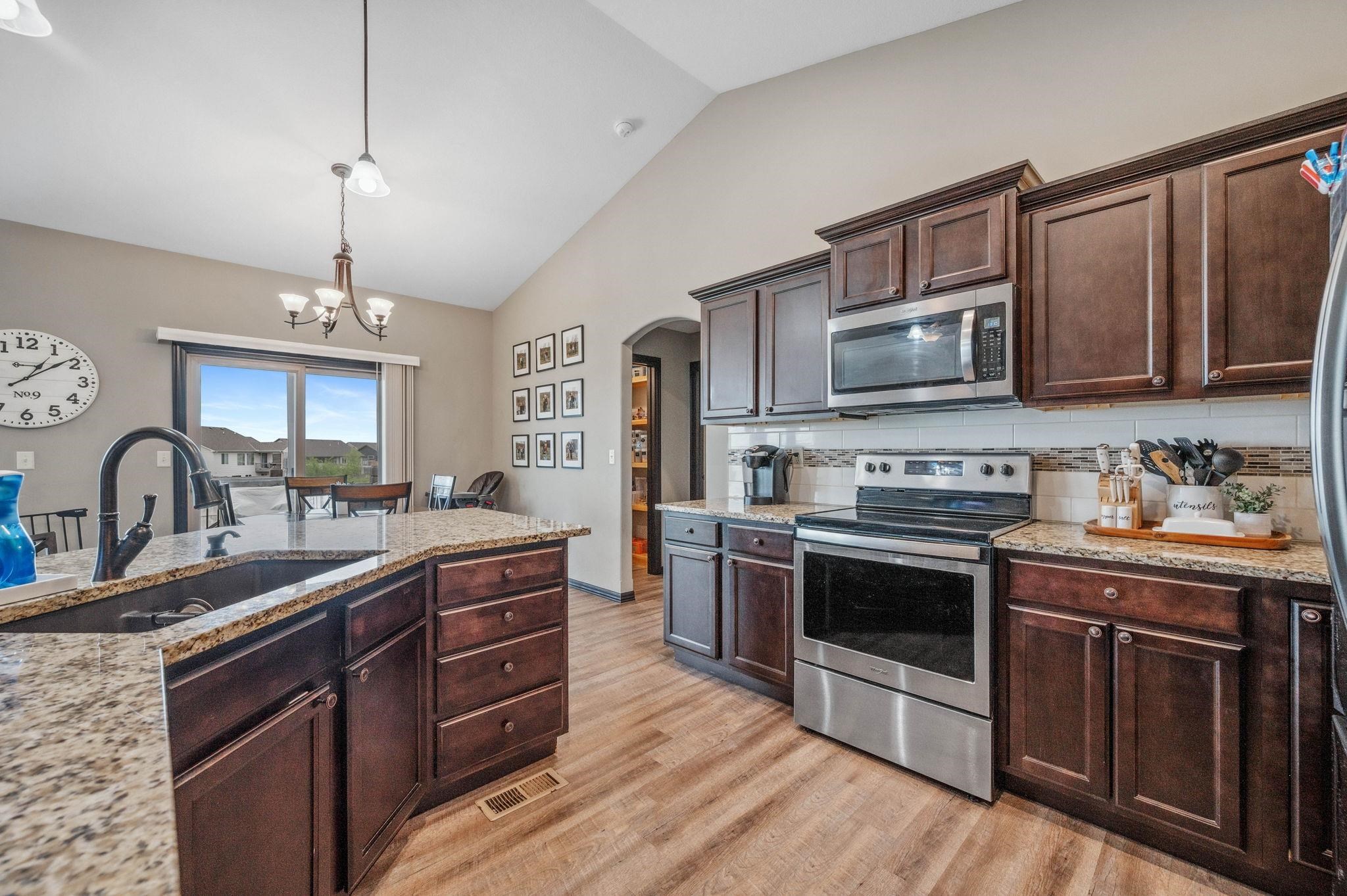 12105 E Clark St Property Photo 13