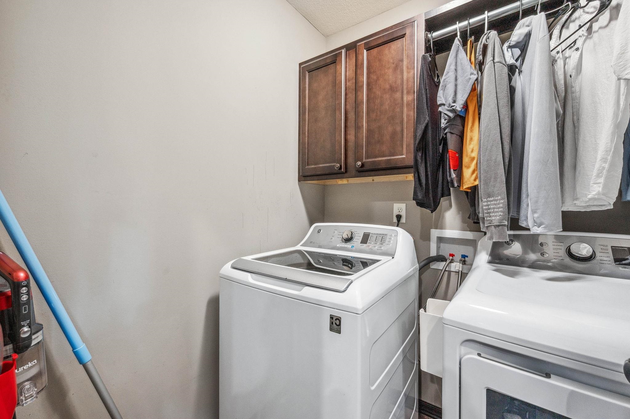 12105 E Clark St Property Photo 21