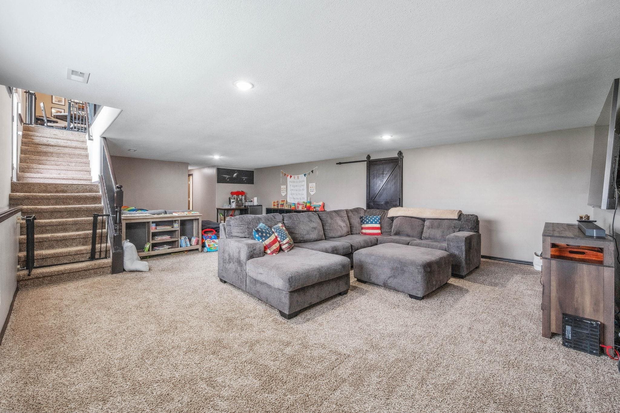 12105 E Clark St Property Photo 22