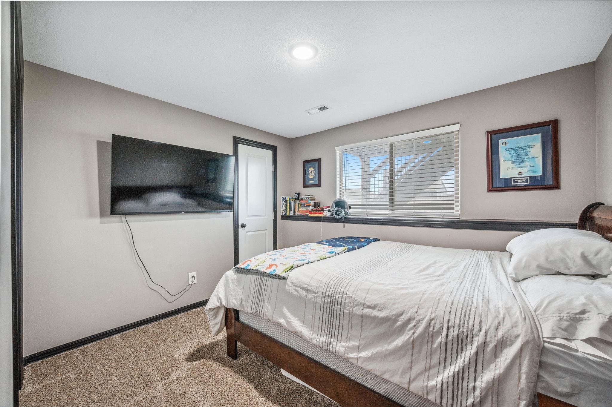 12105 E Clark St Property Photo 27