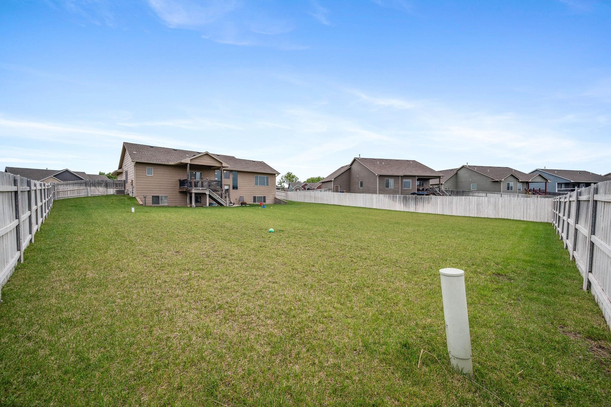 12105 E Clark St Property Photo 30