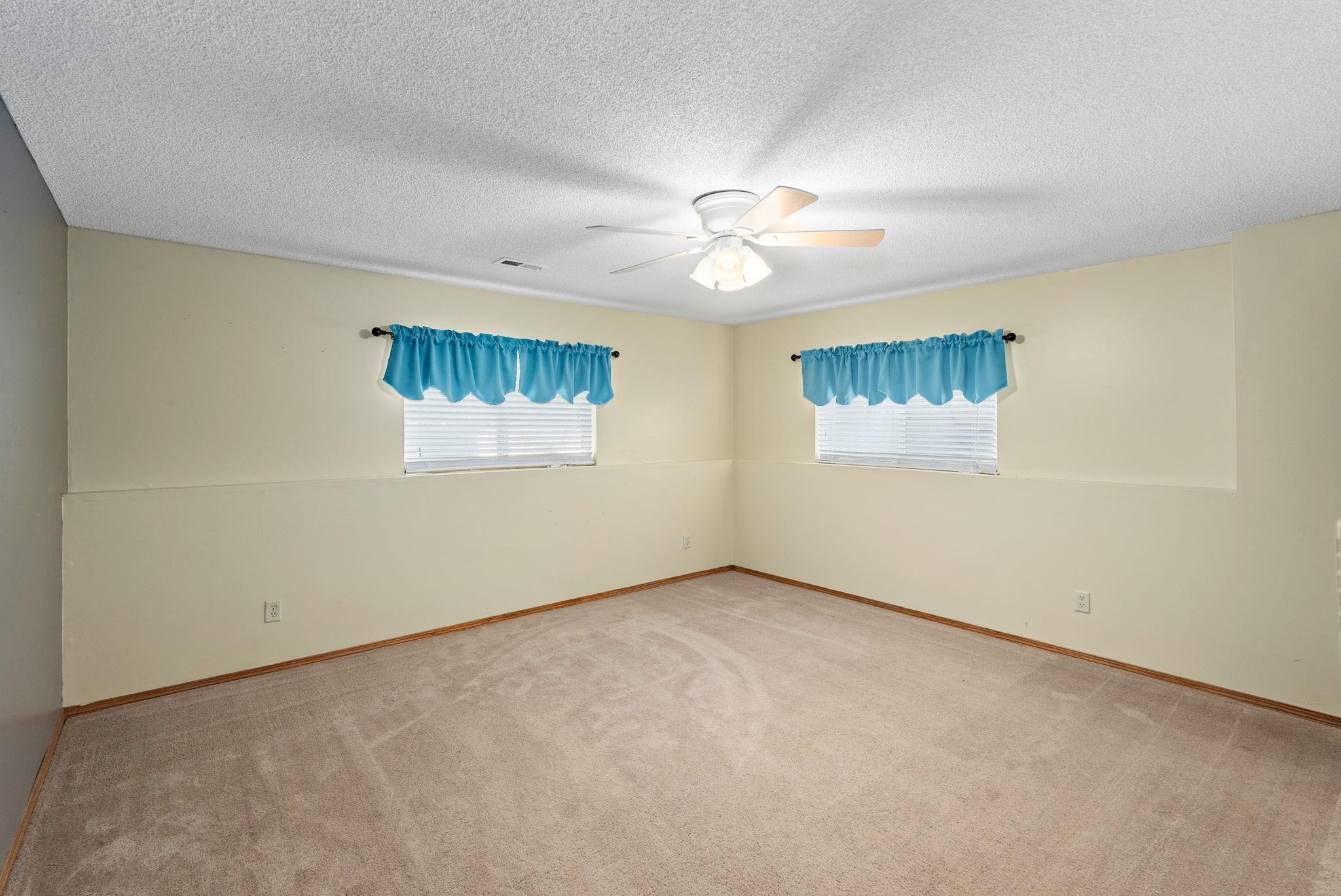 1101 E Rushwood Dr Property Photo 21