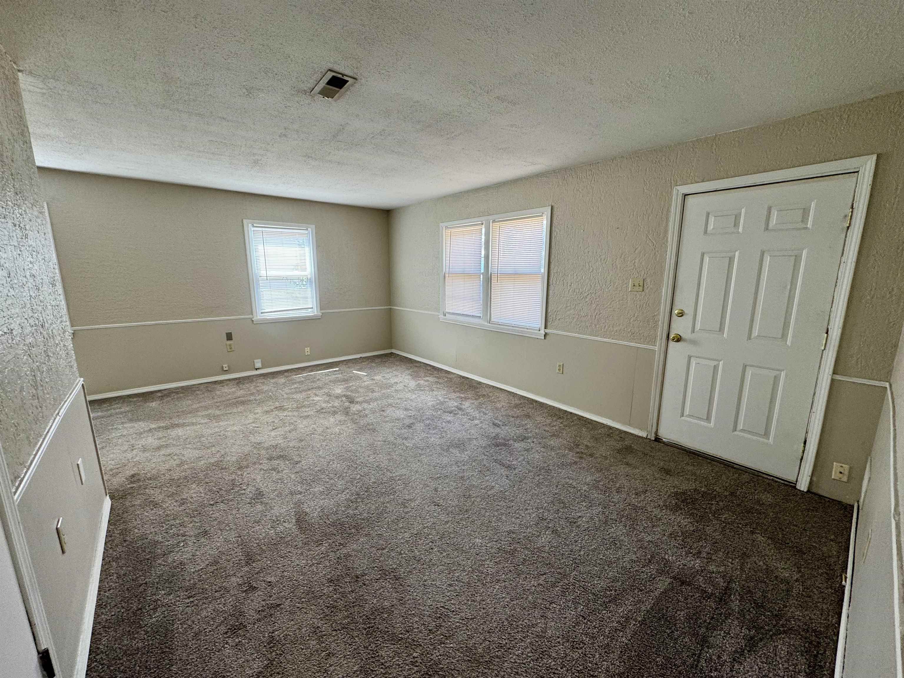 2929 E Idlewild Property Photo 3