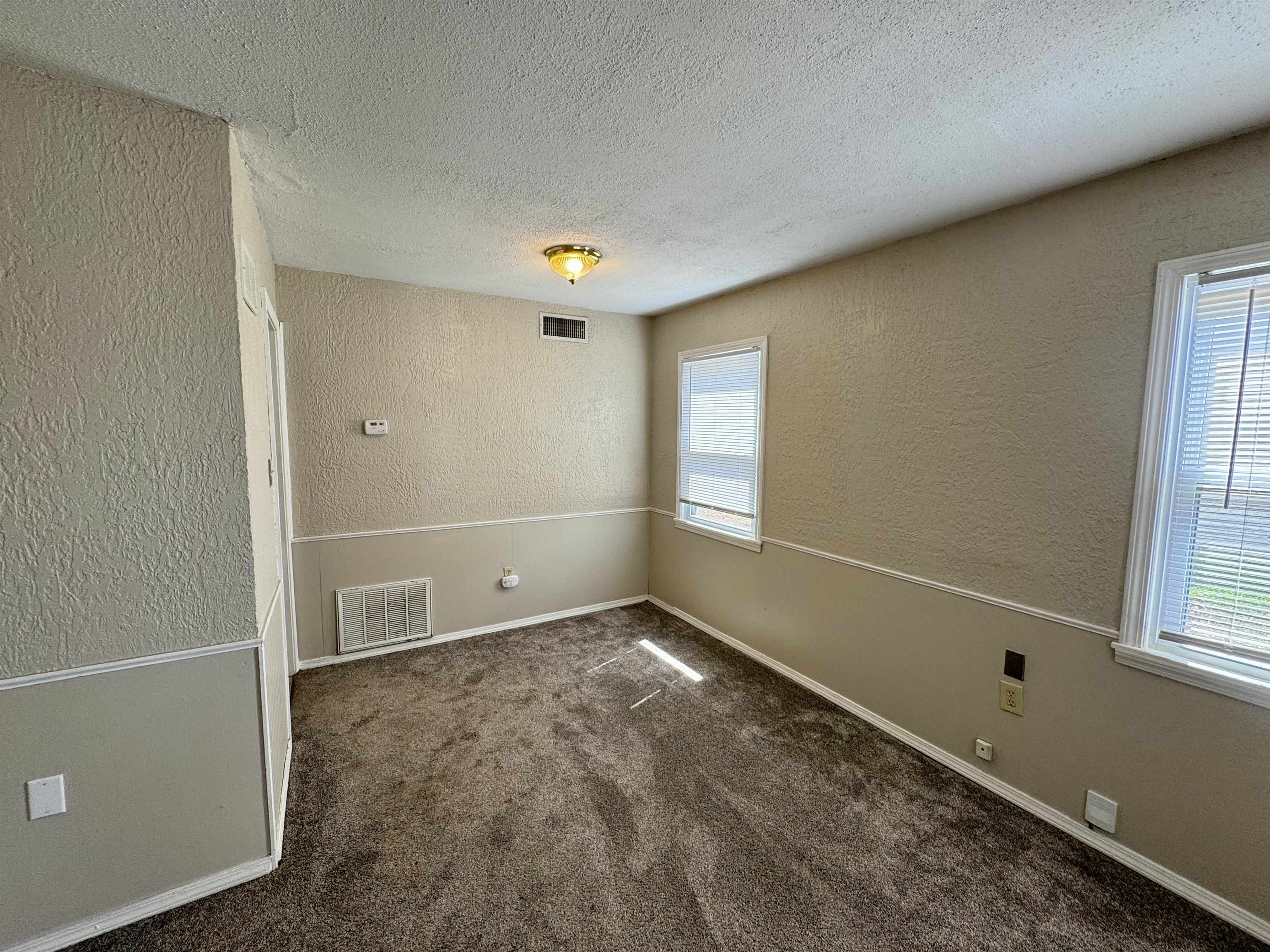 2929 E Idlewild Property Photo 4