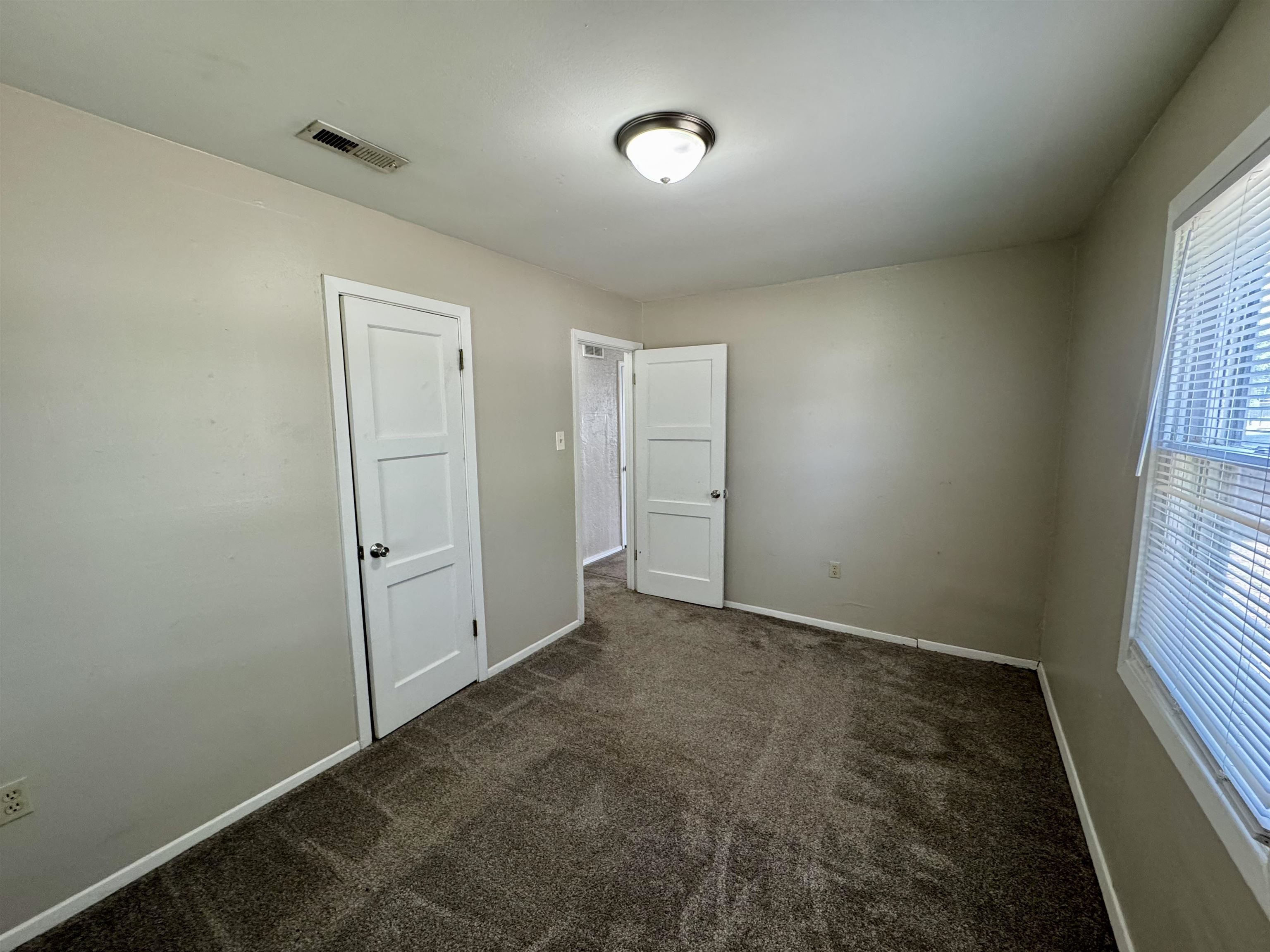 2929 E Idlewild Property Photo 8