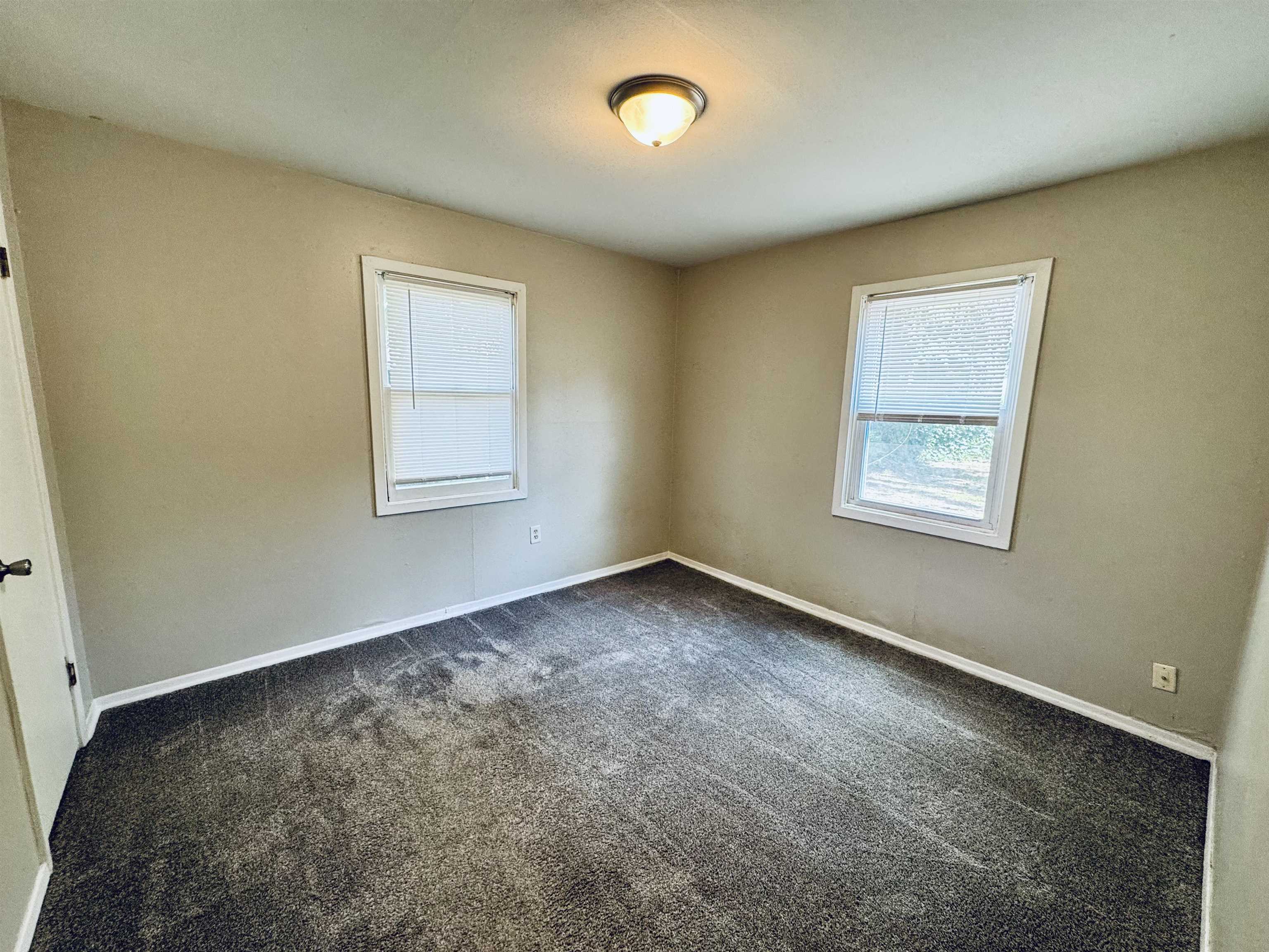 2929 E Idlewild Property Photo 10