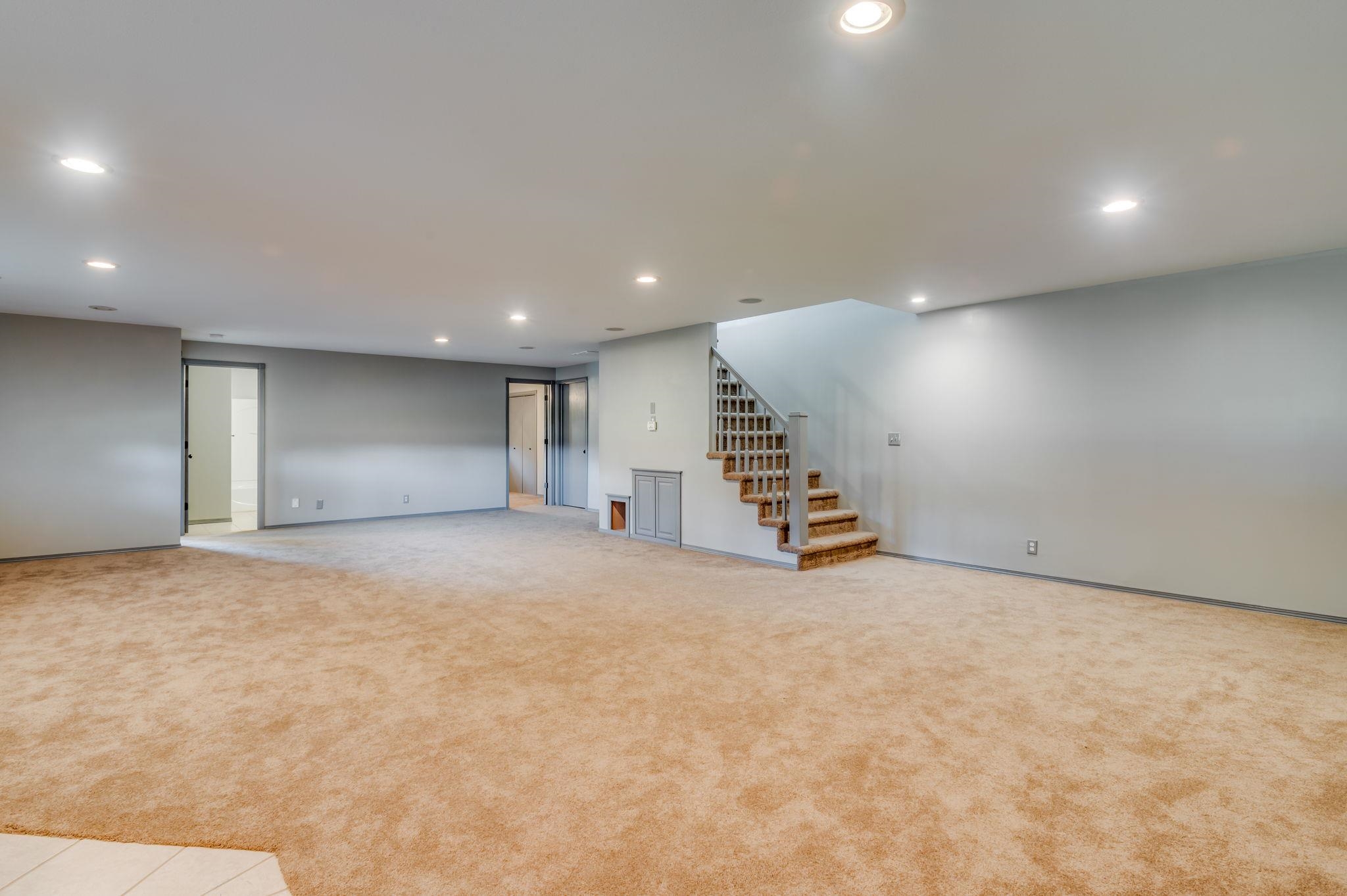 606 S Reece Rd Property Photo 23