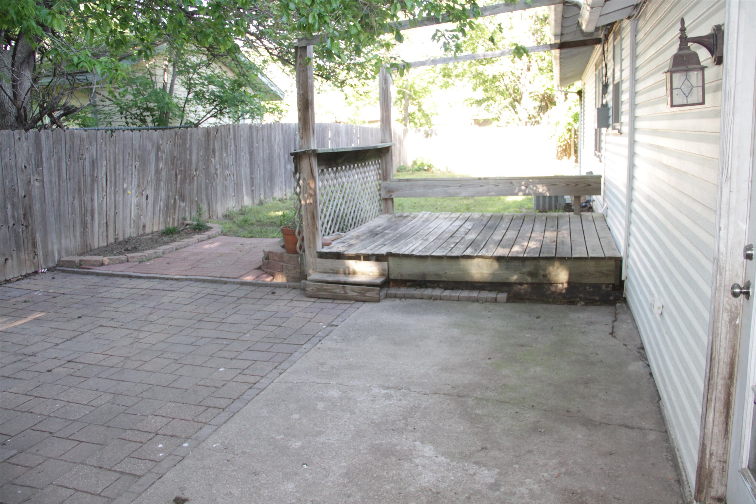 1900 W 45th St S Property Photo 8