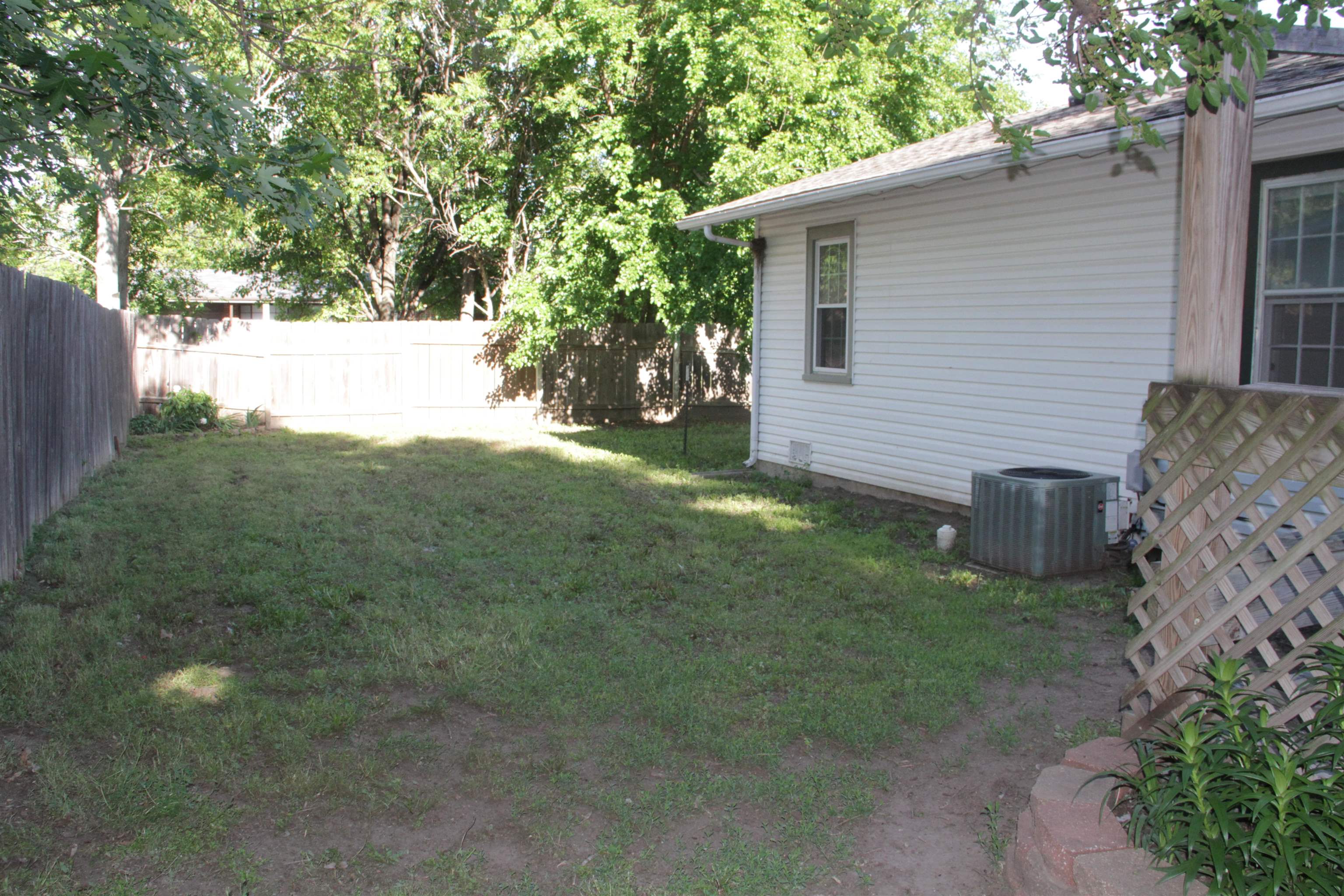 1900 W 45th St S Property Photo 9
