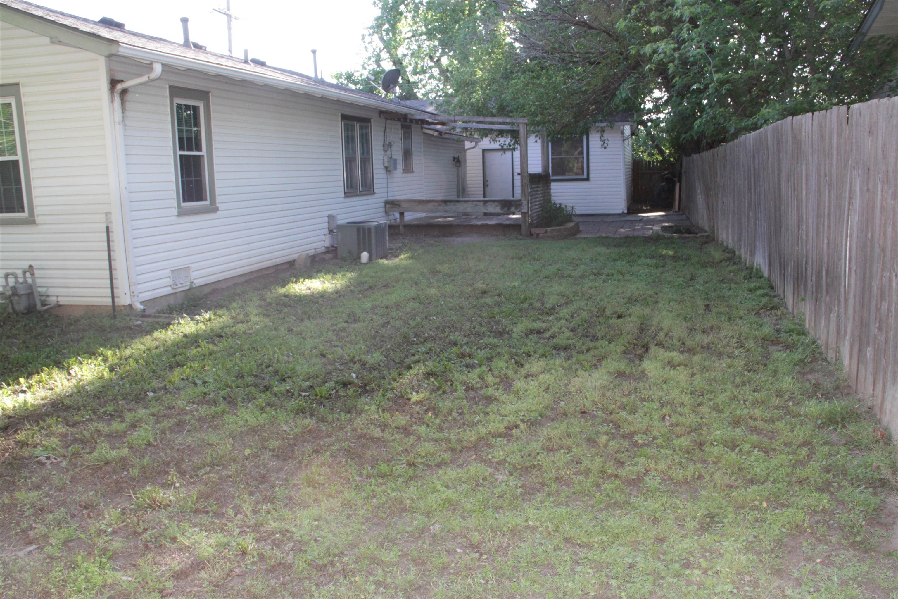1900 W 45th St S Property Photo 11