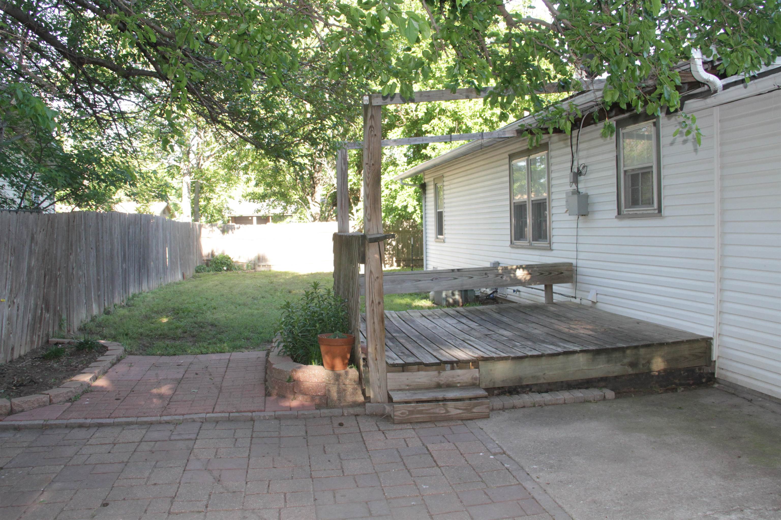 1900 W 45th St S Property Photo 12