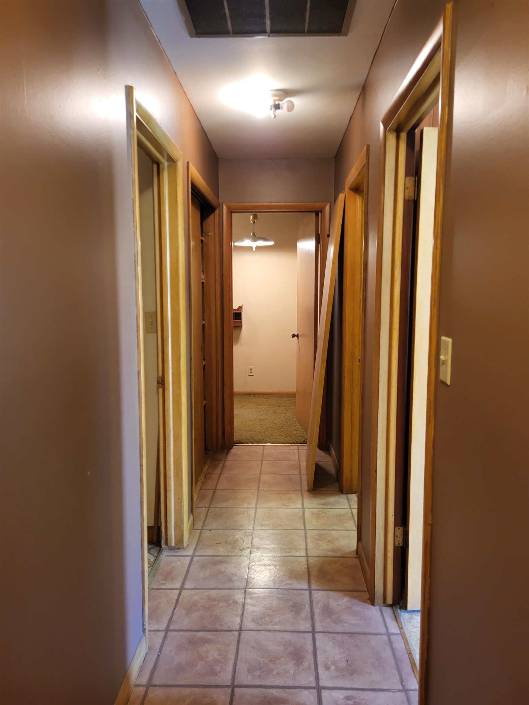 112 N Elm St Property Photo 7