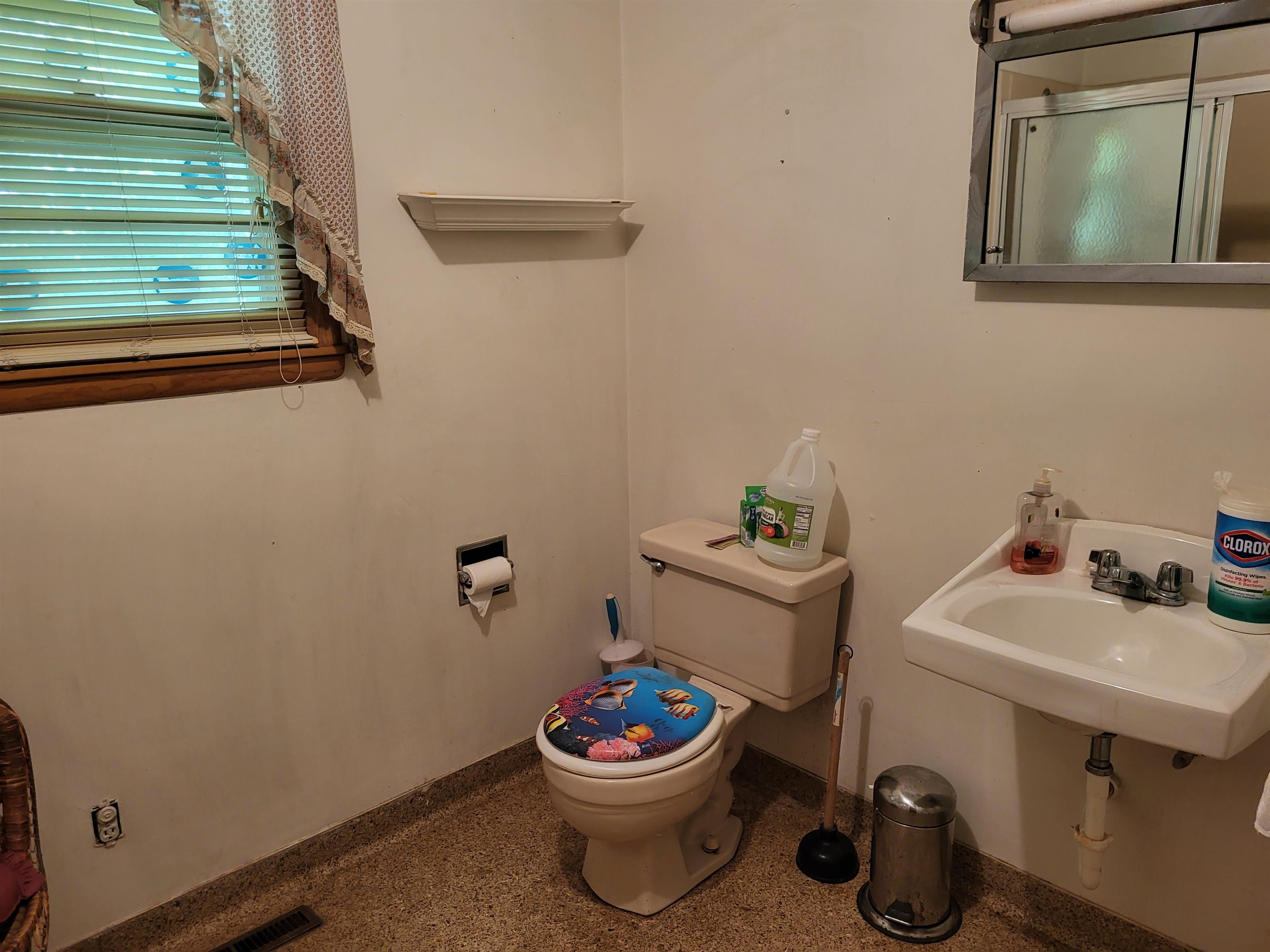 112 N Elm St Property Photo 10