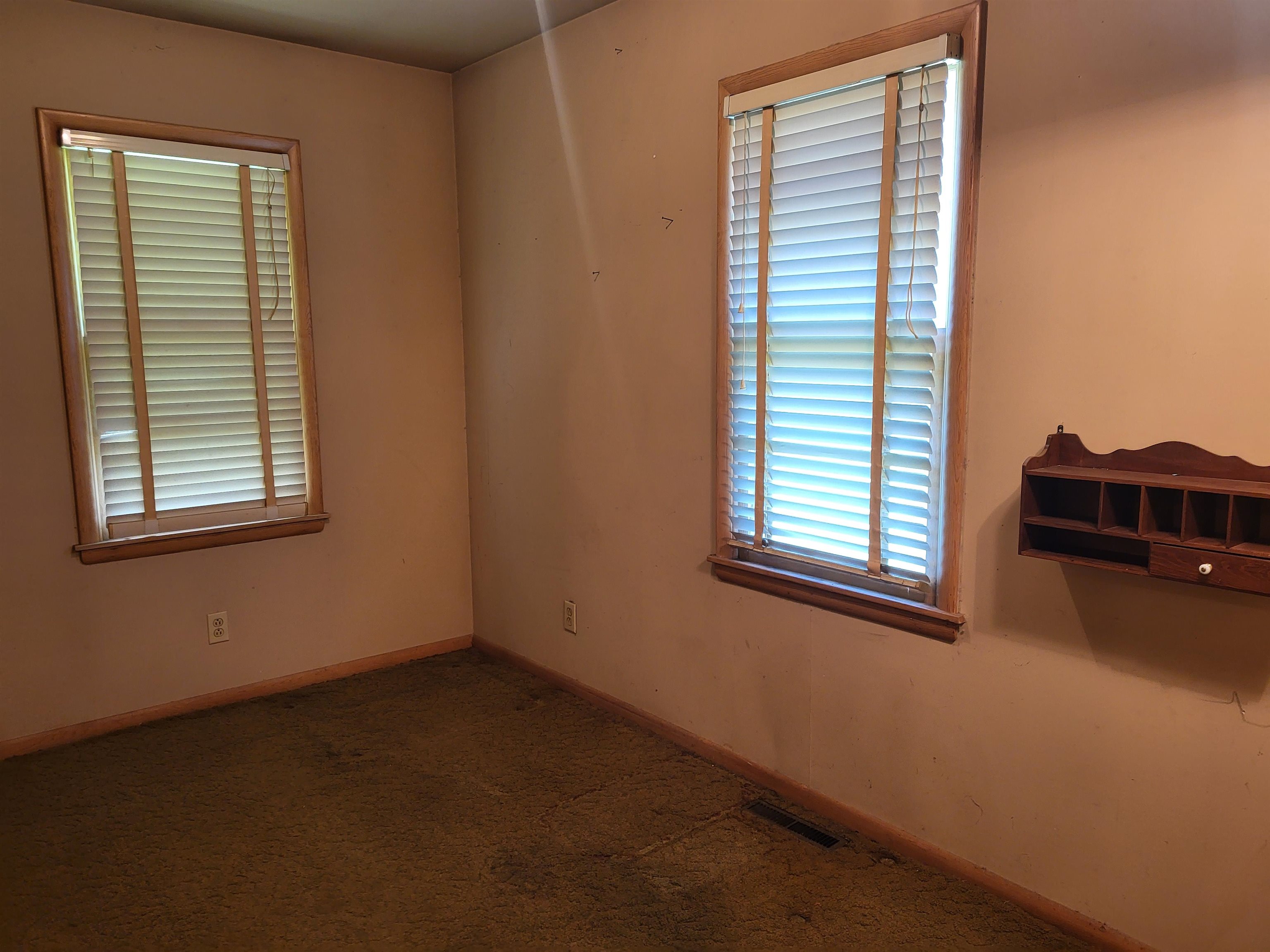 112 N Elm St Property Photo 12