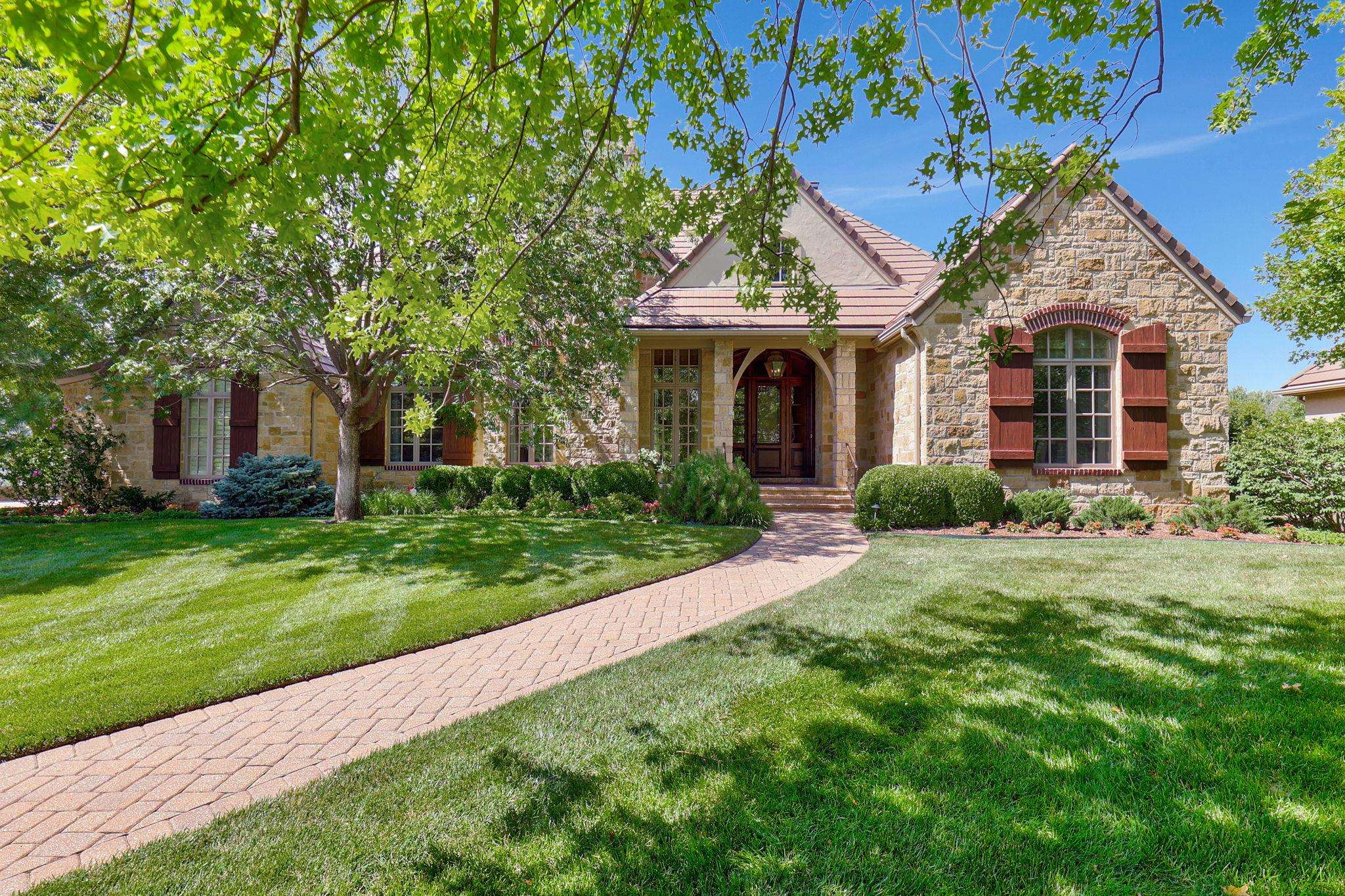 320 E Flint Hills National Ct Property Photo 2