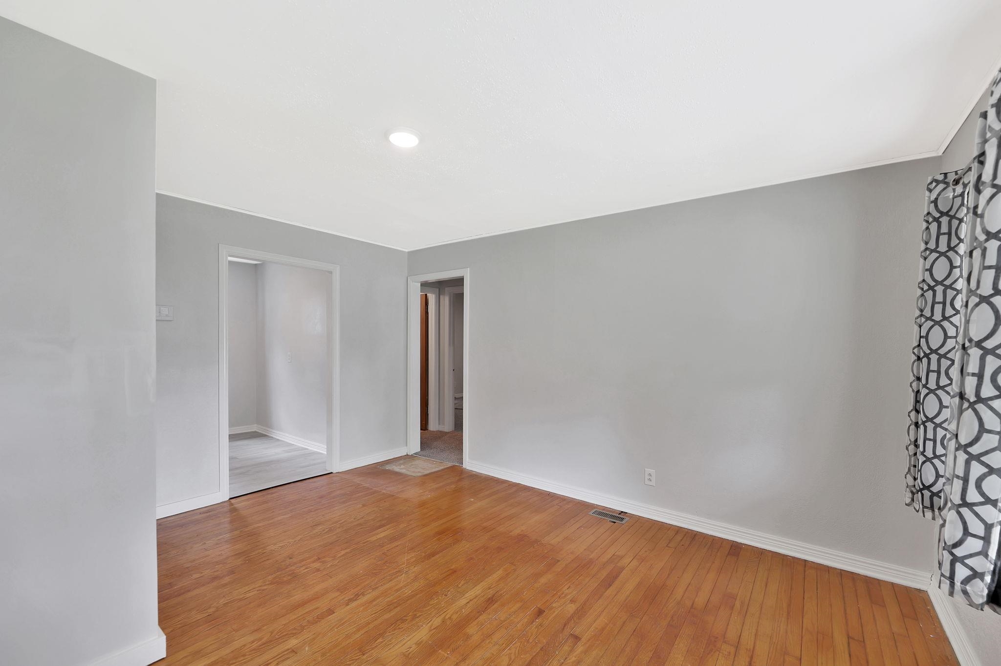 1146 Shelden St Property Photo 3