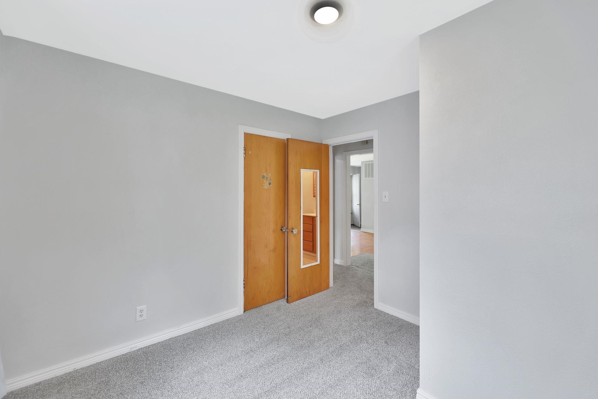 1146 Shelden St Property Photo 10